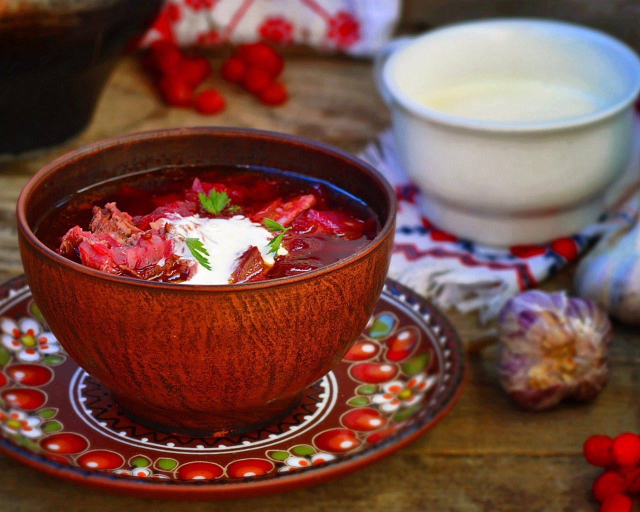 Тарелка ароматного борща