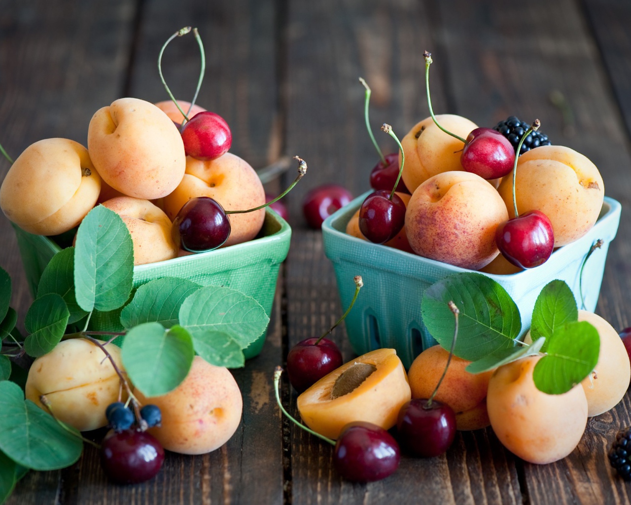 Абрикосы и черешни