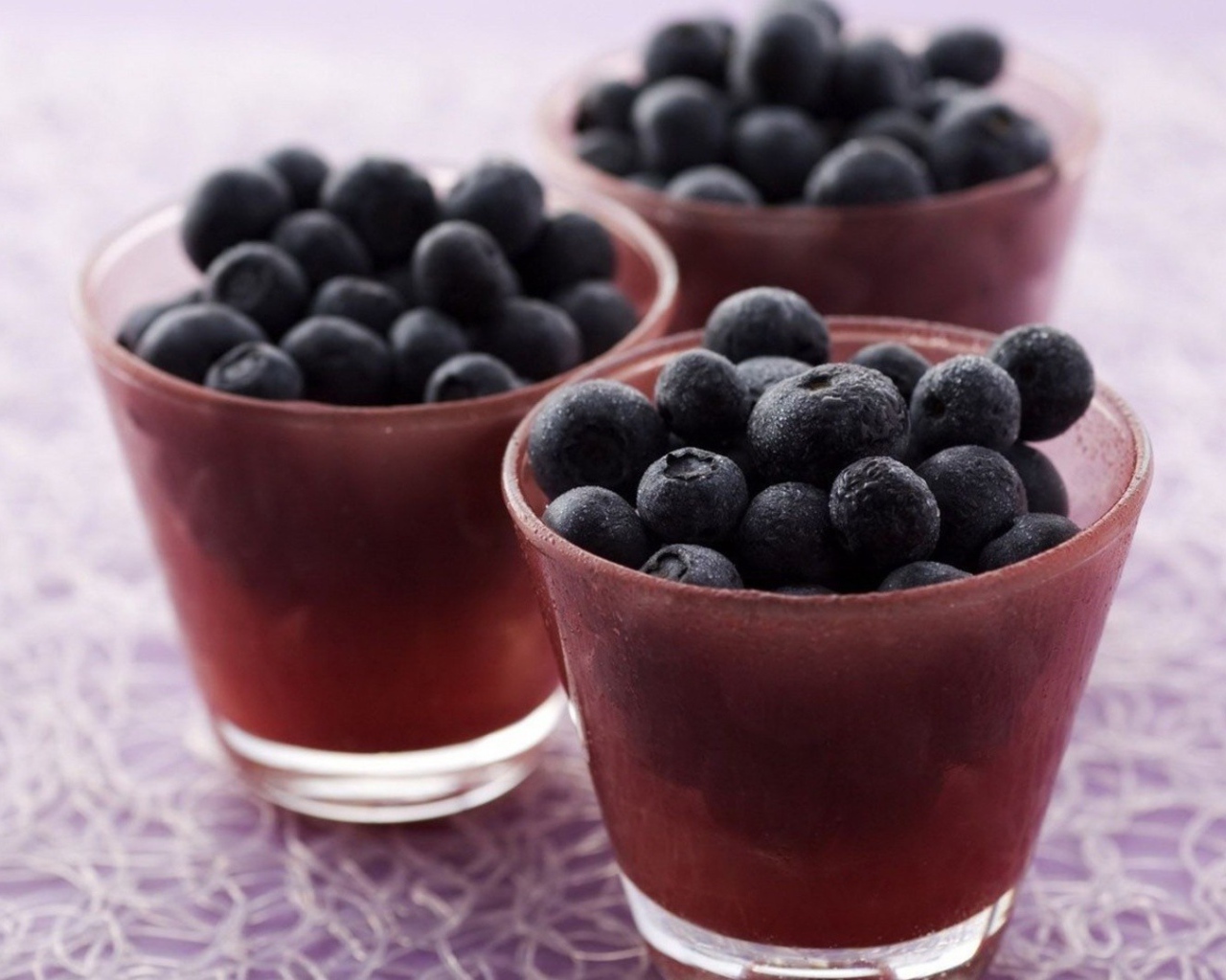 Черника в стаканчиках