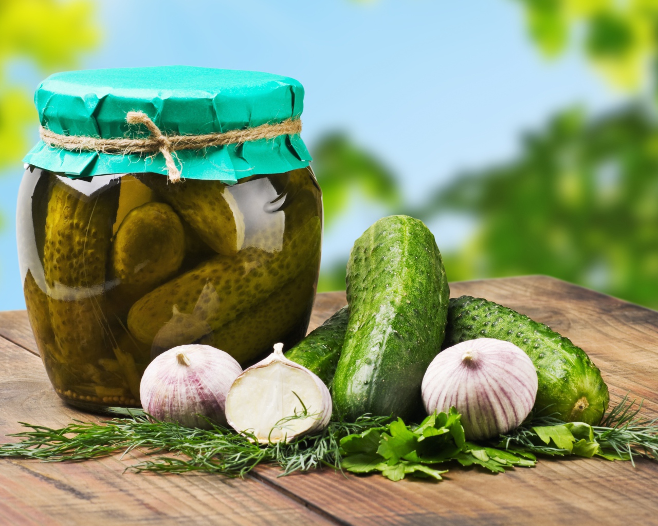 	   Pickled cucumber in glass containers