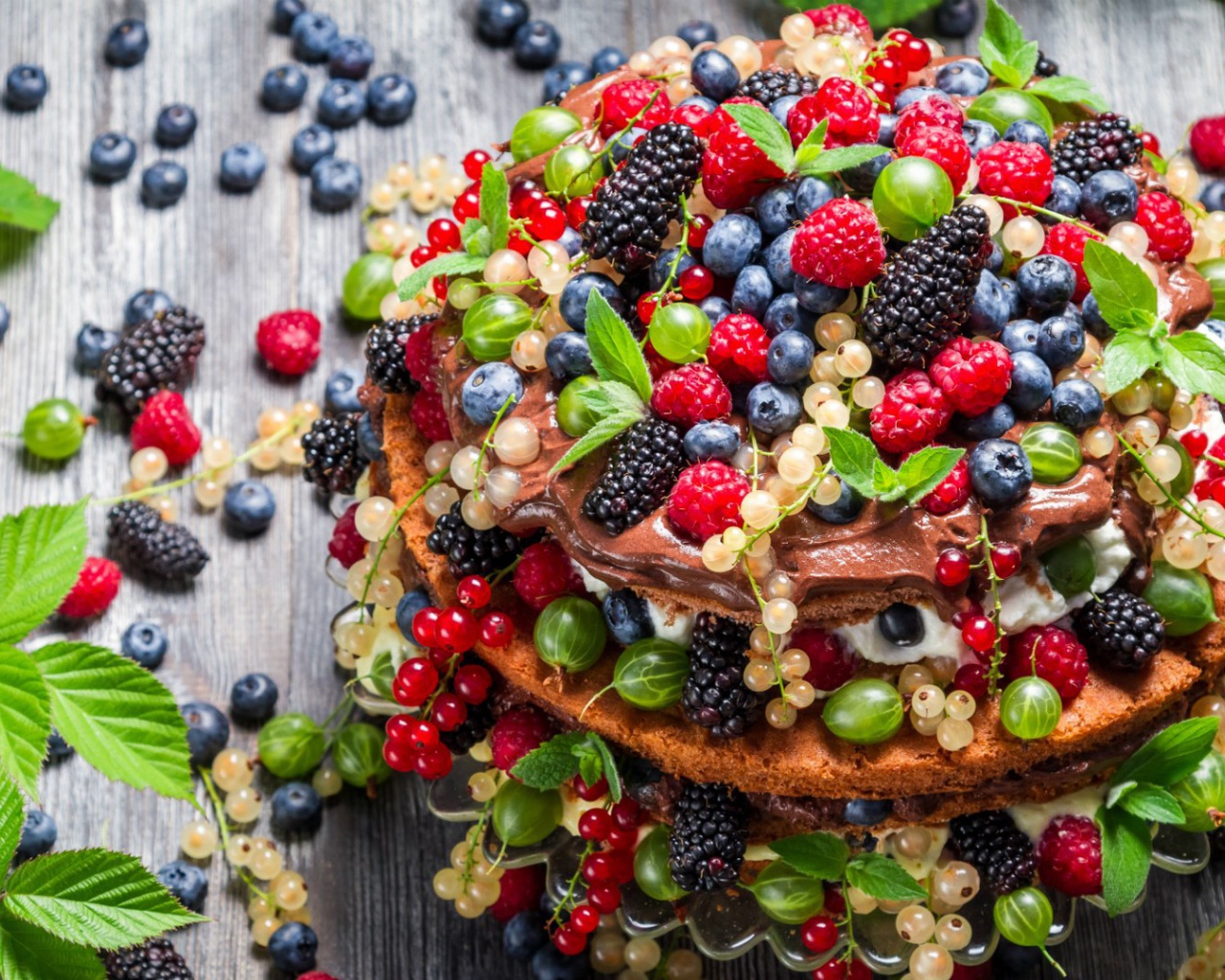 Роскошный пирог с ягодами