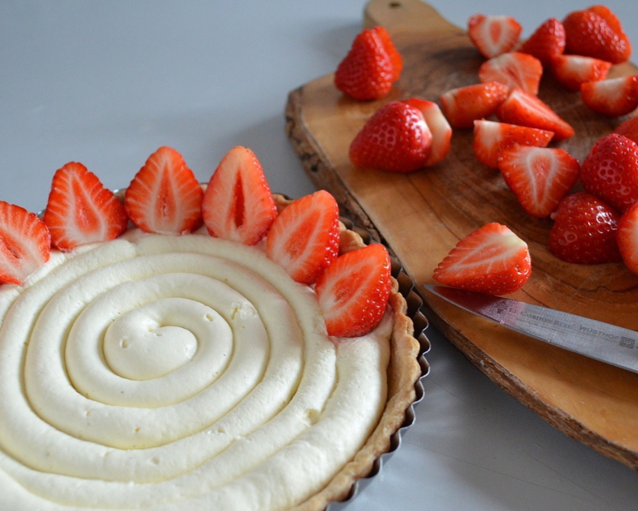 Приготовление клубничного пирога