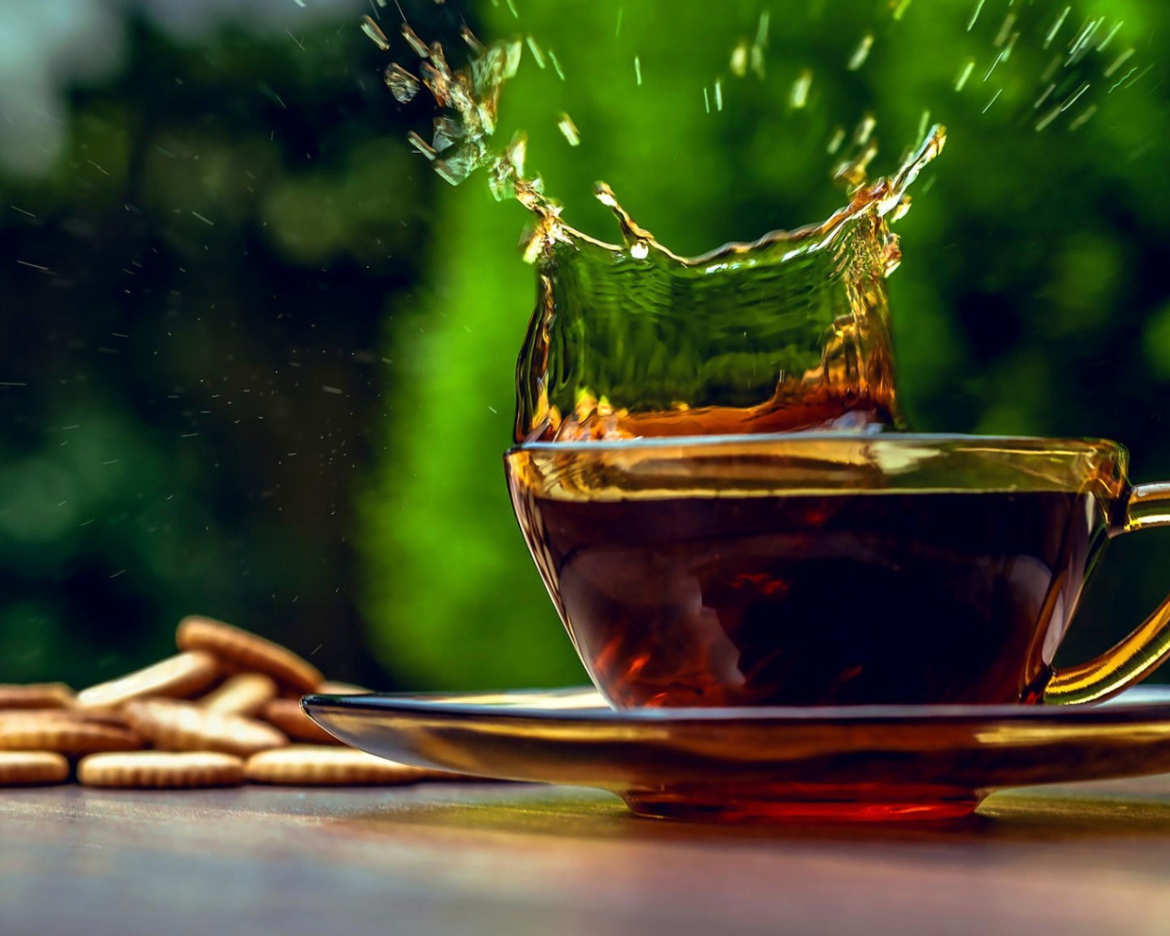 Чай в прозрачной чашке