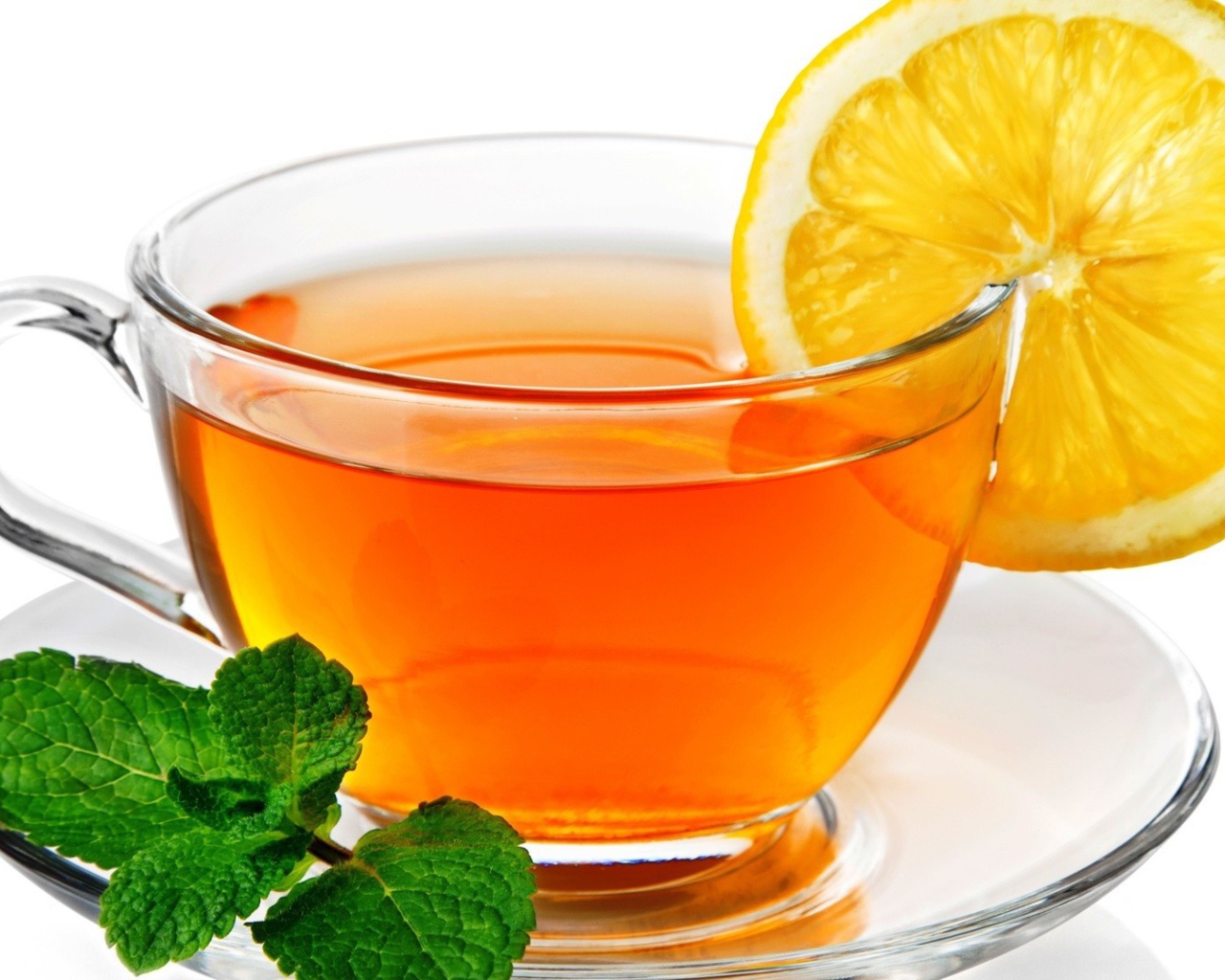 Чай с лимоном и листиком мяты