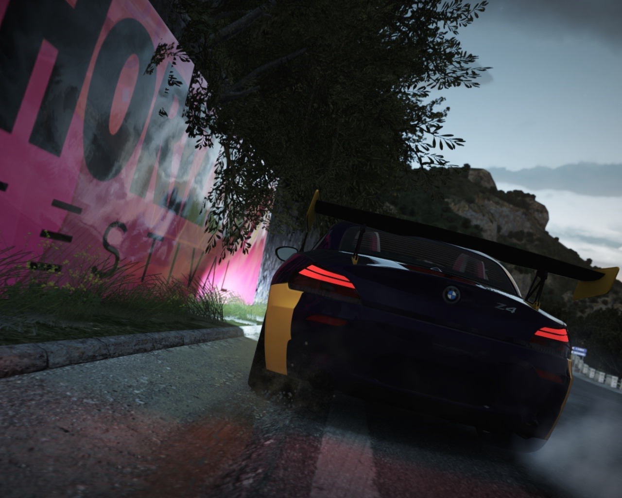 Гоночный БМВ в игре Forza Horizon 2