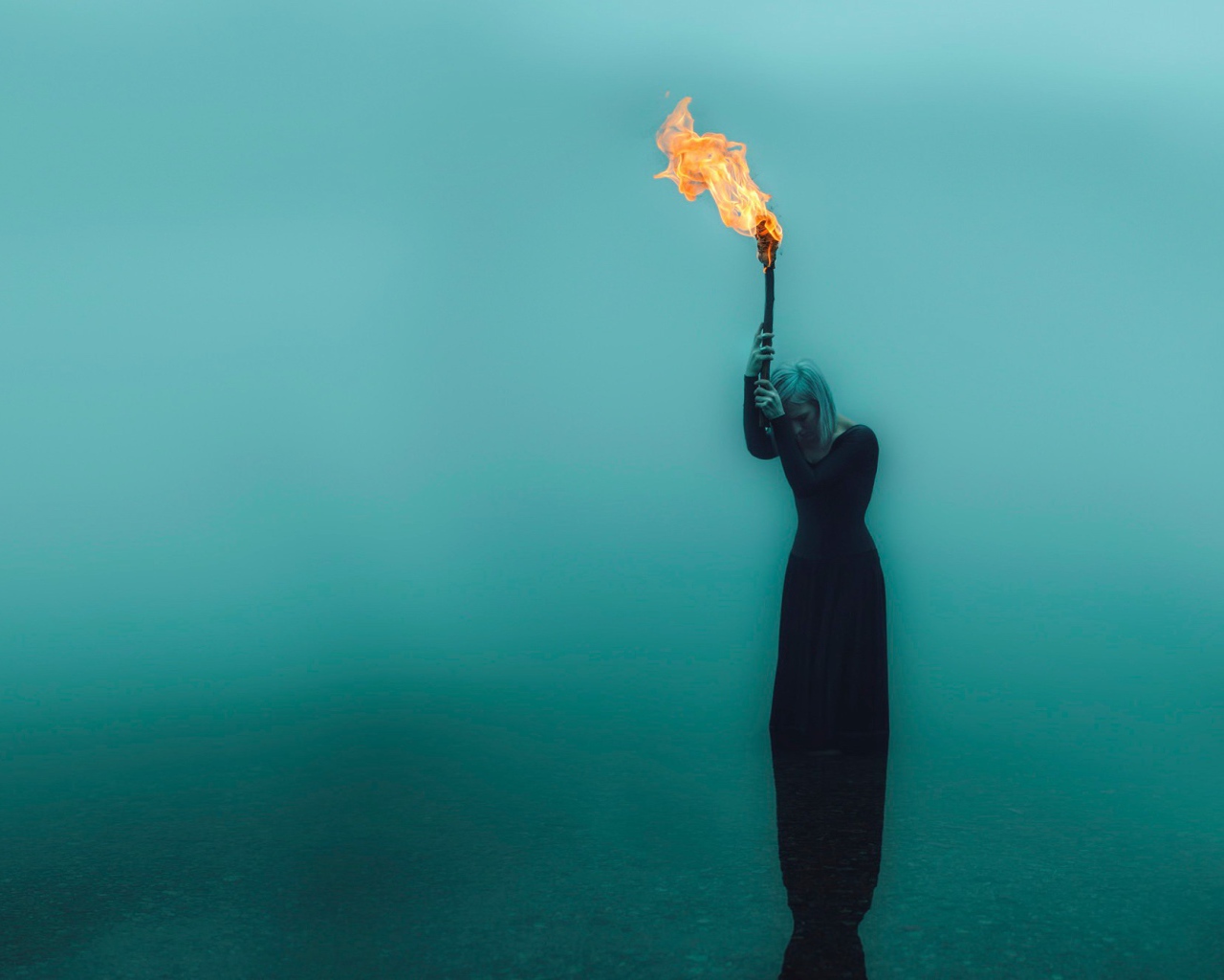 Женщина с факелом