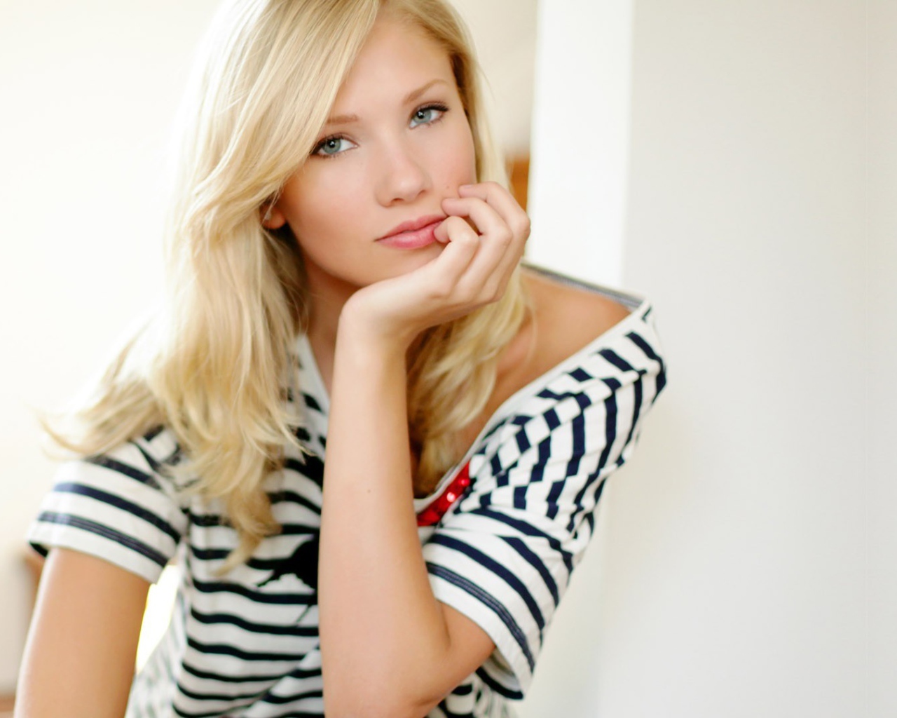 Модель блондинка Берит Баркланд