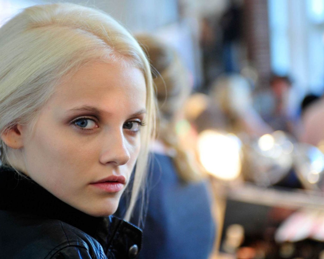 Блондинка модель Гинта Лупина