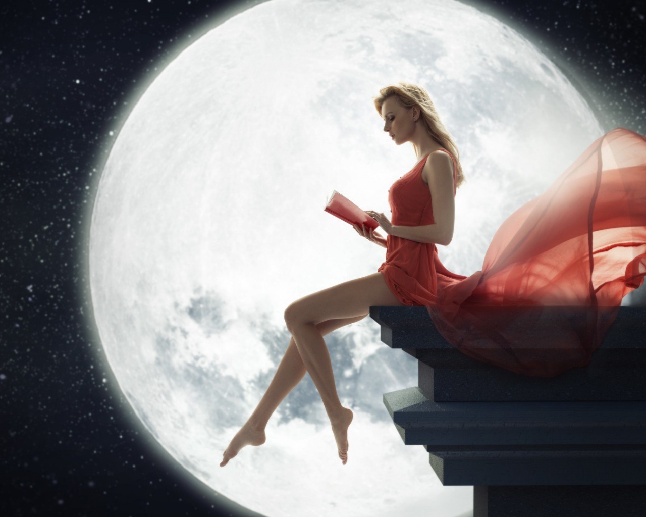 Девушка на фоне Луны читает книгу