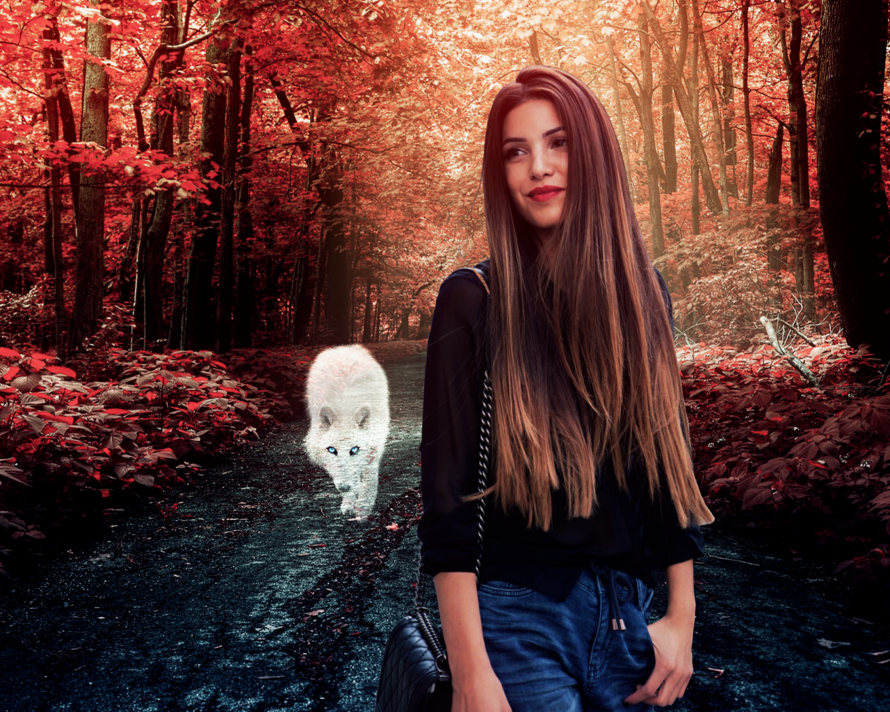 Белый волк позади девушки