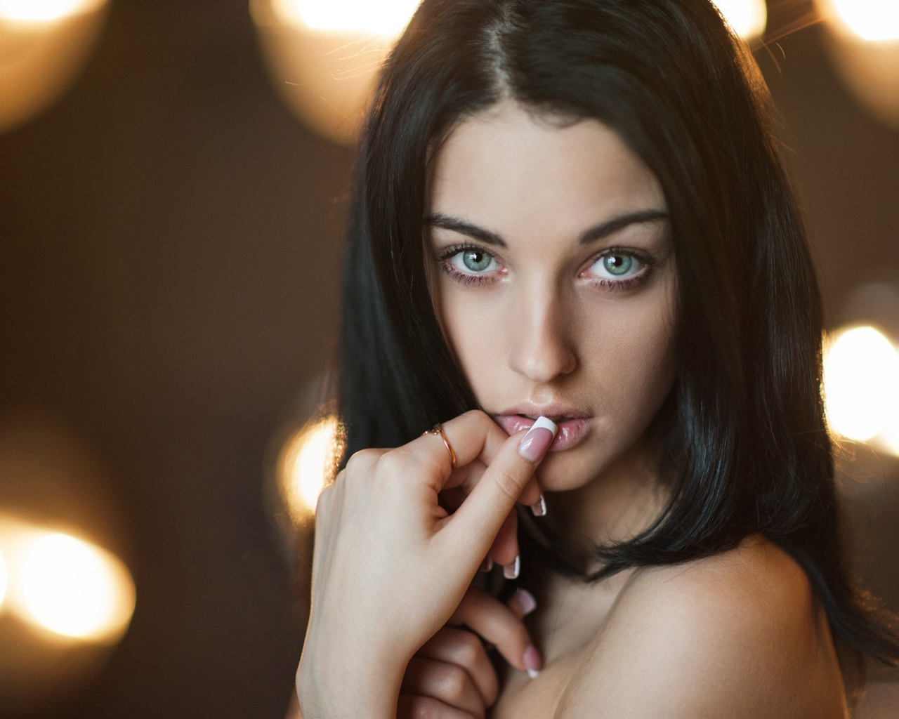 Красивая девушка Алла Бергер