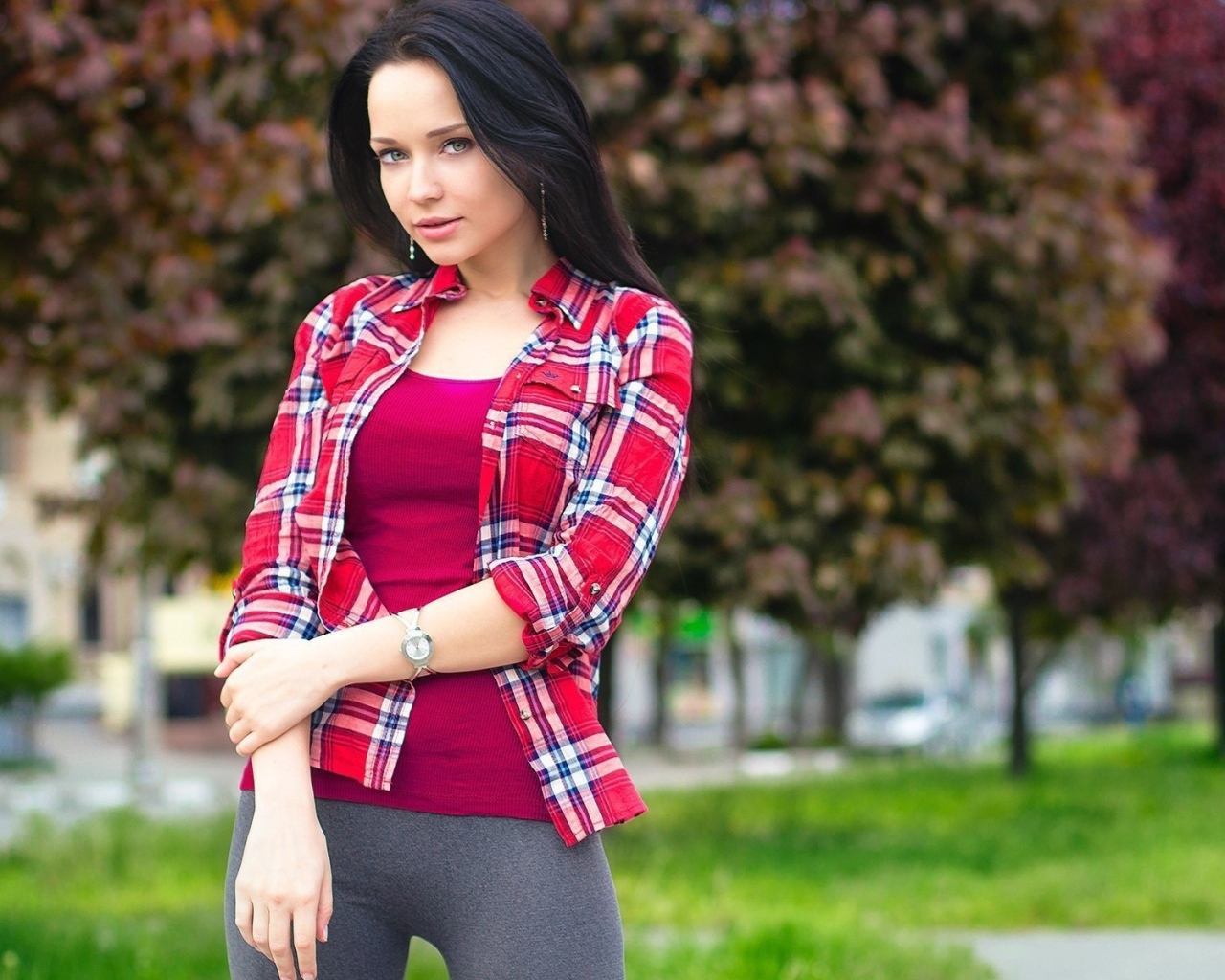 Брюнетка Ангелина Петрова