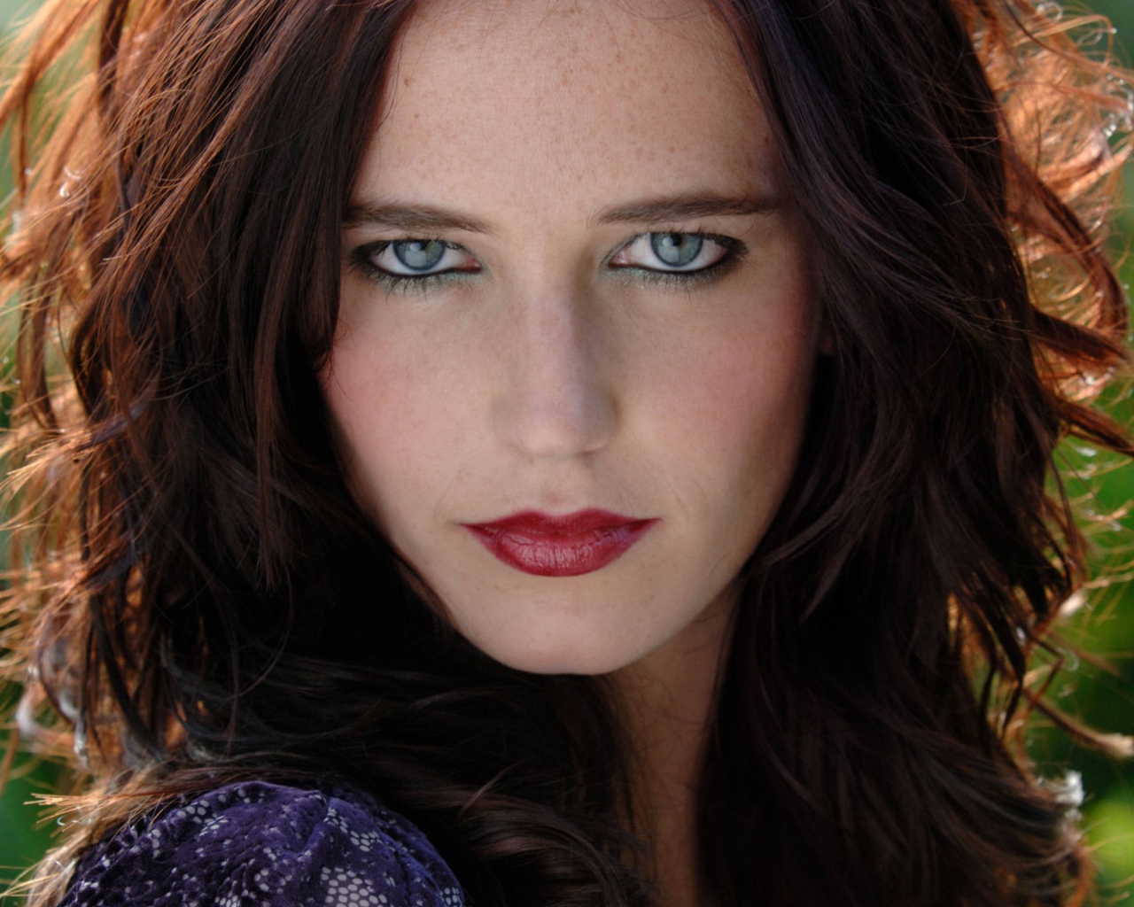 Зеленоглазая модель Ева Грин