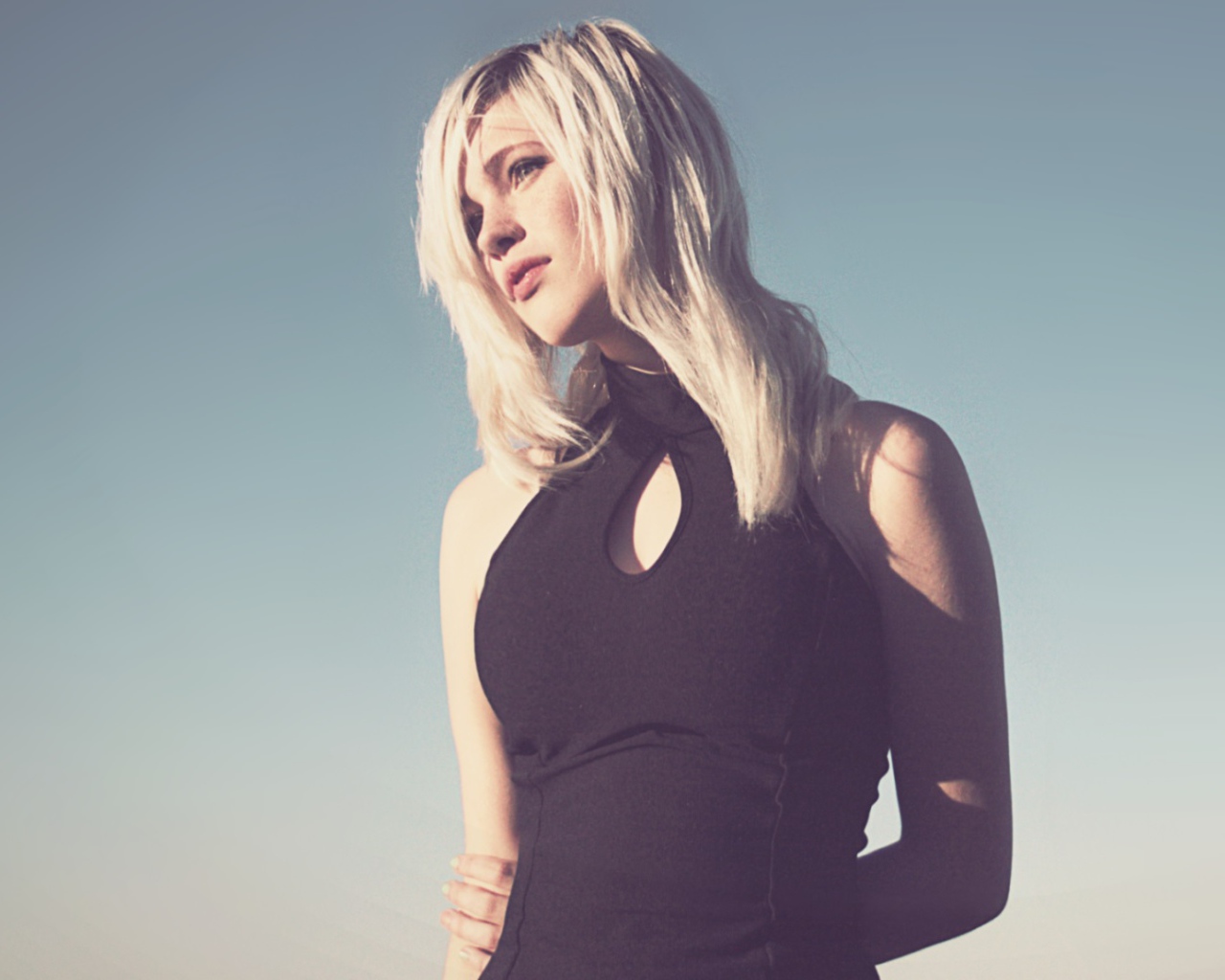 Модель блондинка Devon Jade