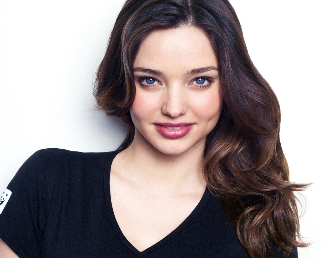 Модель с длинными волосами Миранда Керр