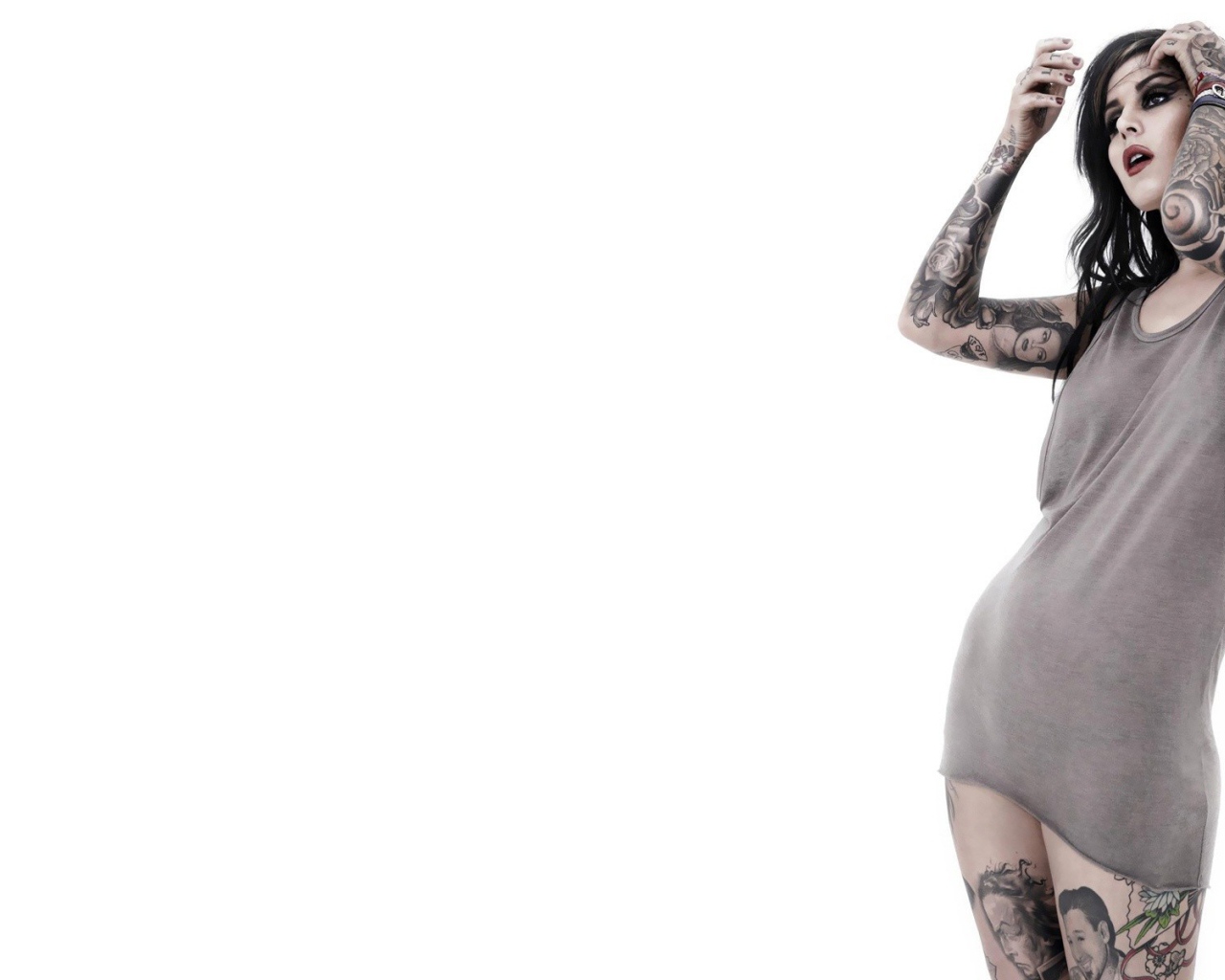 Модель с тату Kat Von D