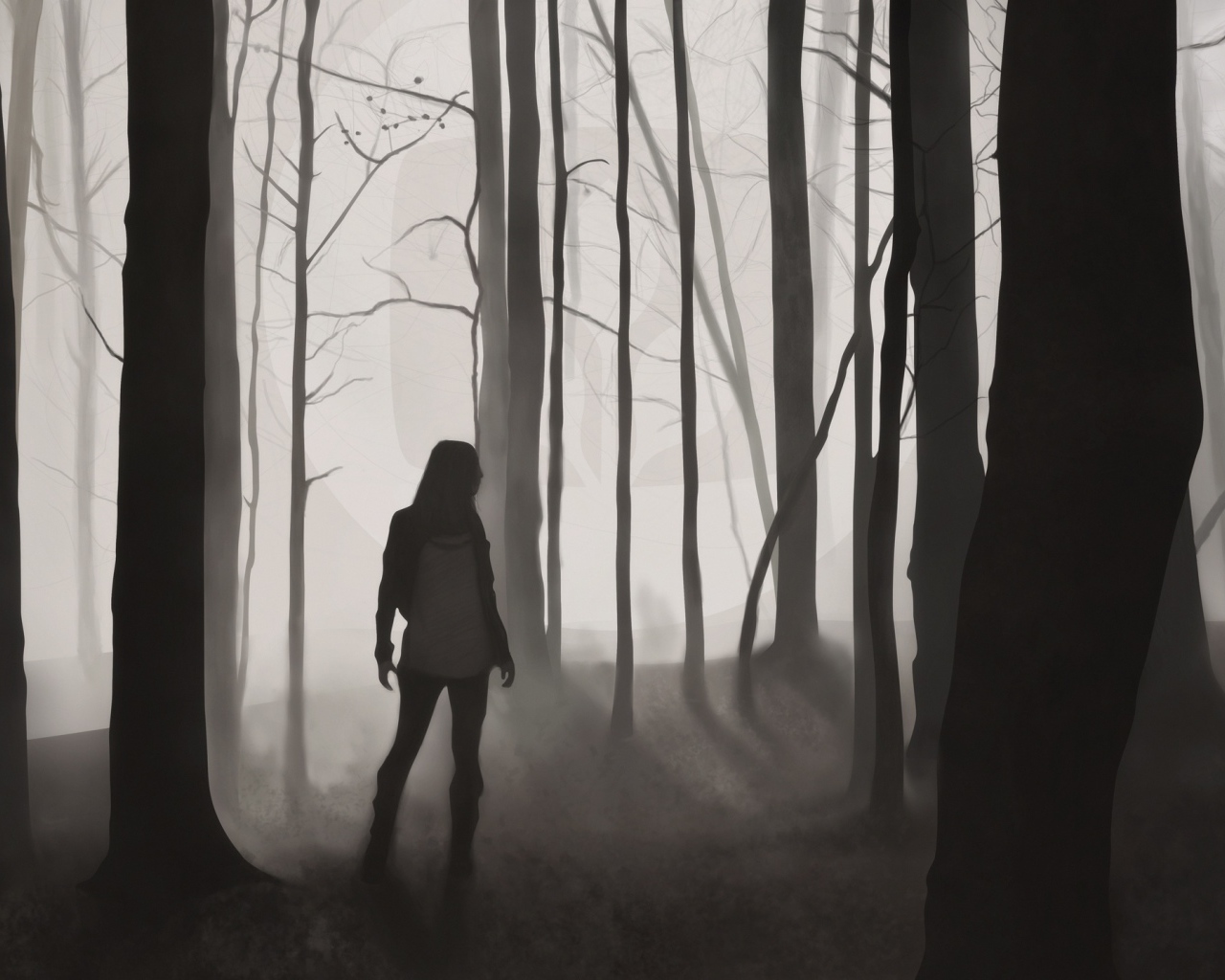 Силуэт девушки в лесу