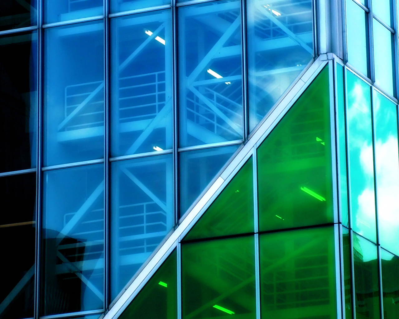 Дизайн стеклянного здания
