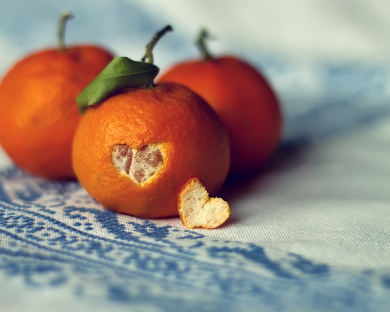 Сердце в кожуре апельсина