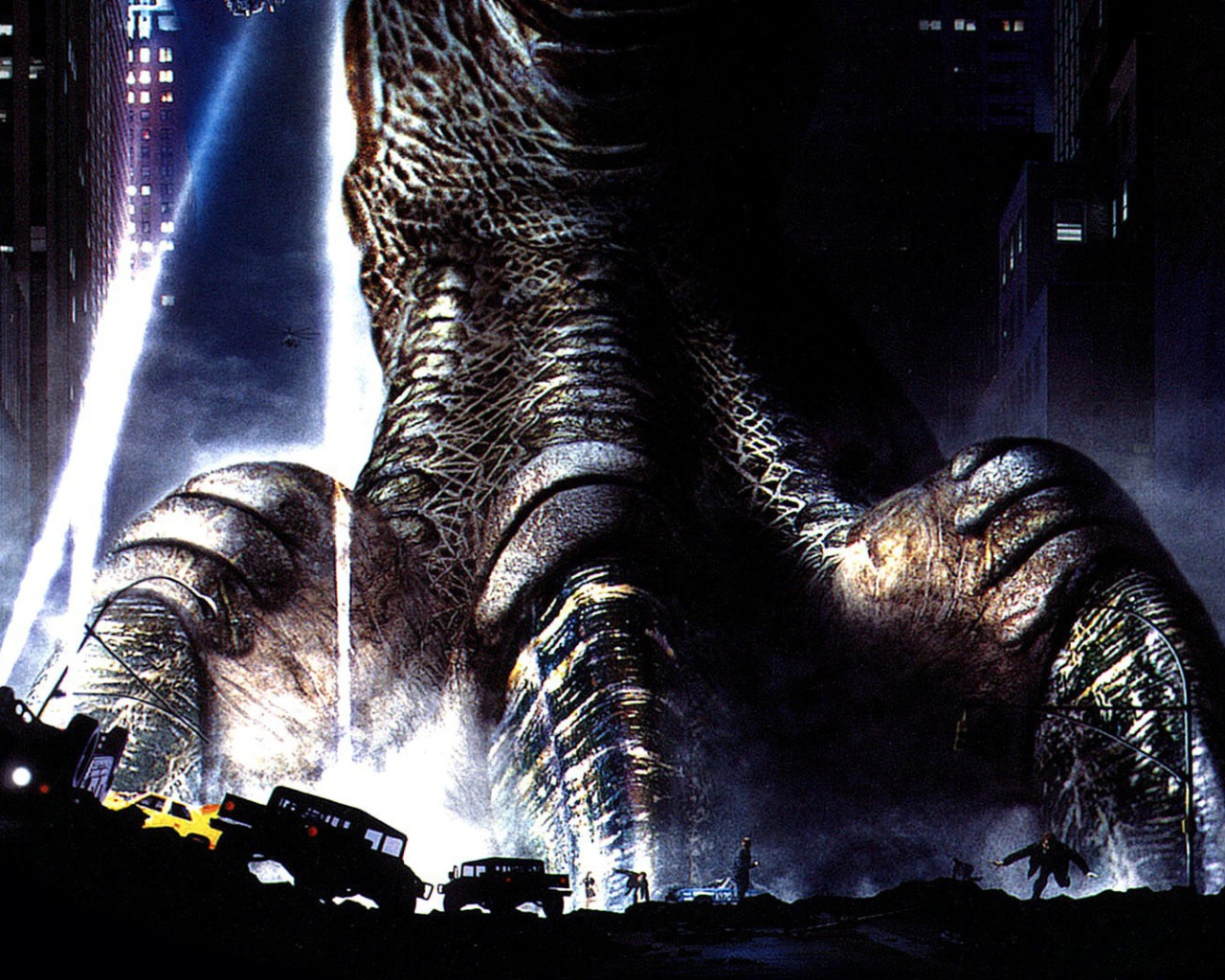 Лапа Годзиллы на улице города