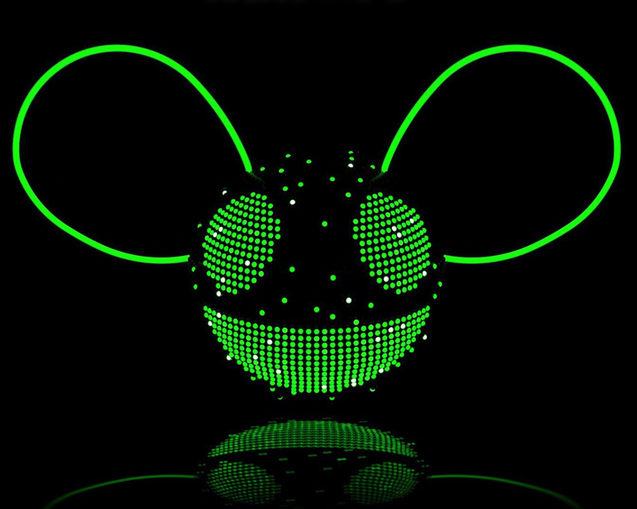 Зеленый диджей deadmau5