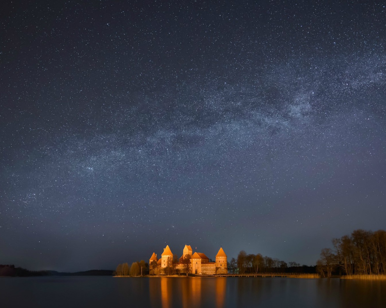Замок под млечным путем