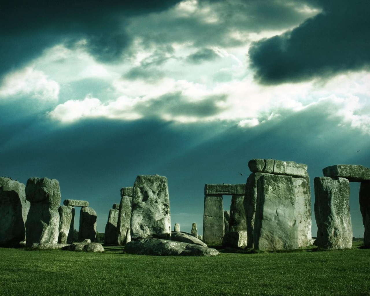 Облака над Стоунхенджем