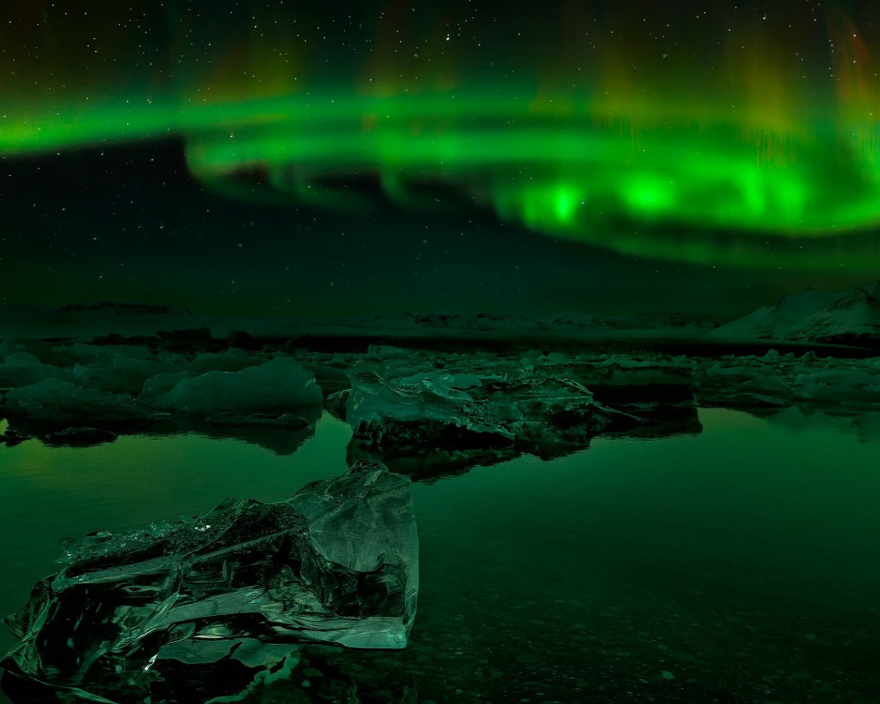 Зеленое северное сияние