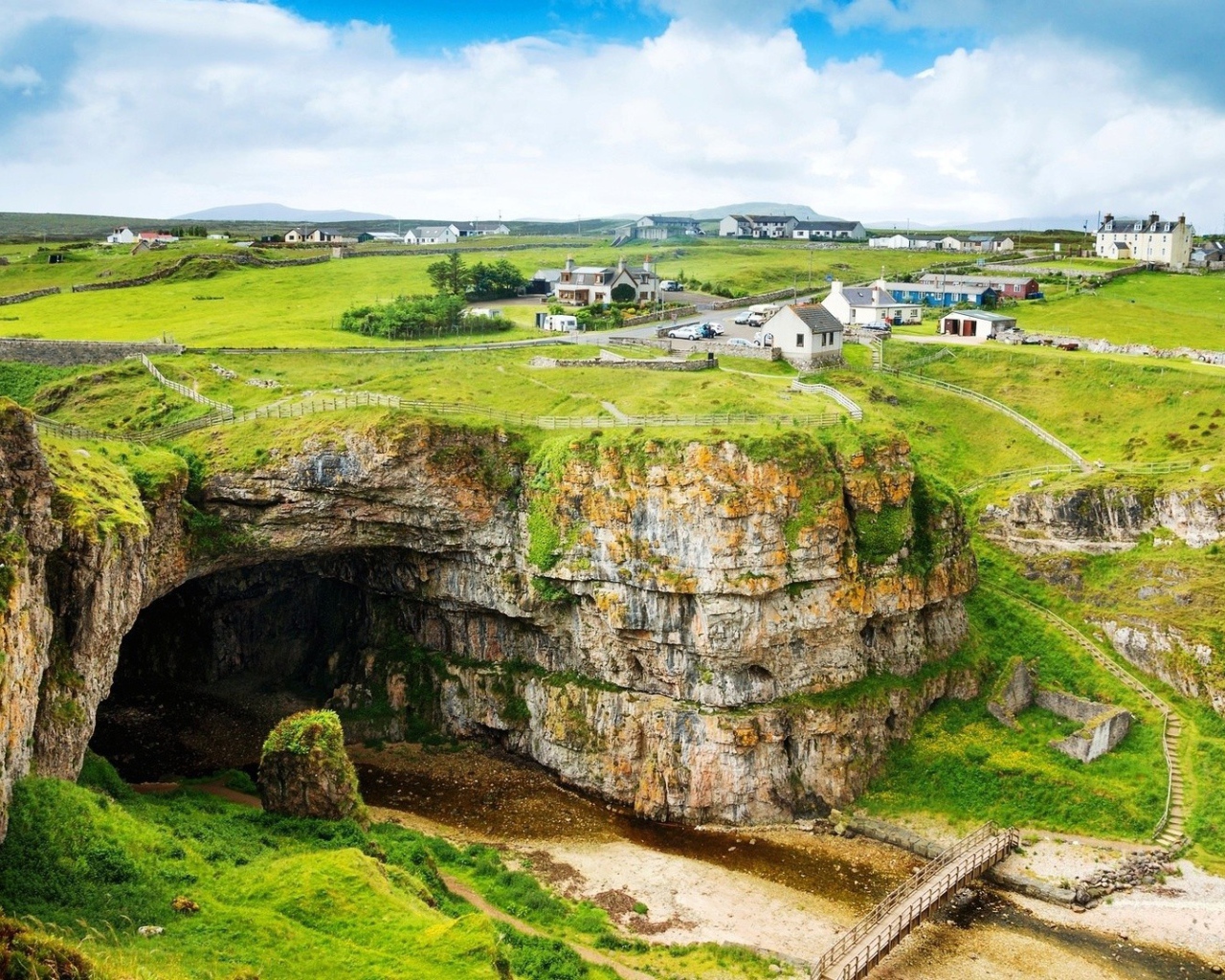 Каменная пещера на окраине села