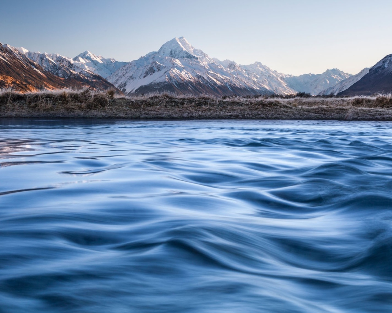 Волны горного озера
