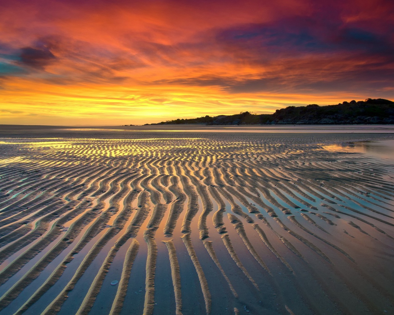 Наплывы на пляже