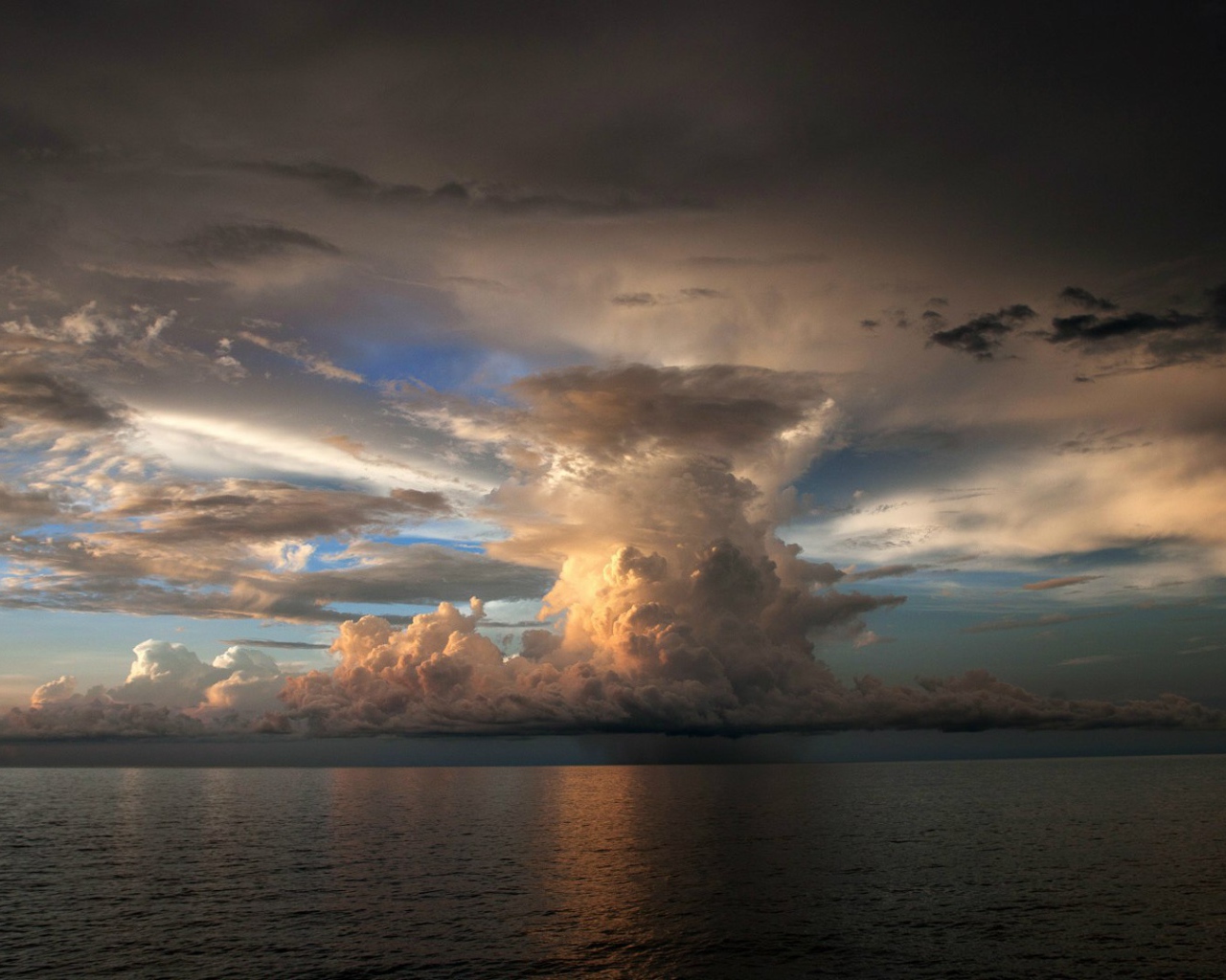 Облака в сезон дождей