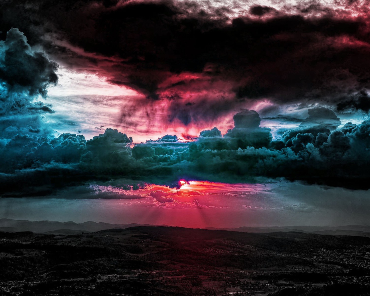 Мрачные облака на горизонте