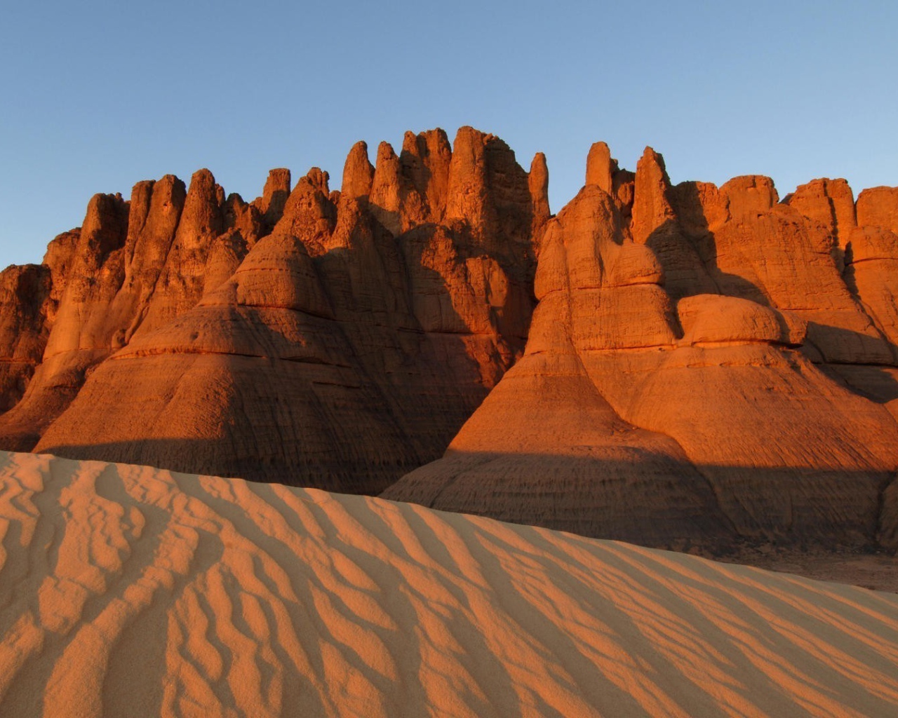 Скальные образования в пустыне