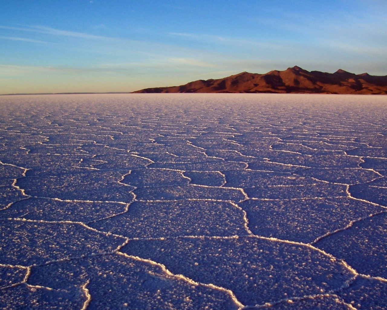 Белая солончаковая пустыня