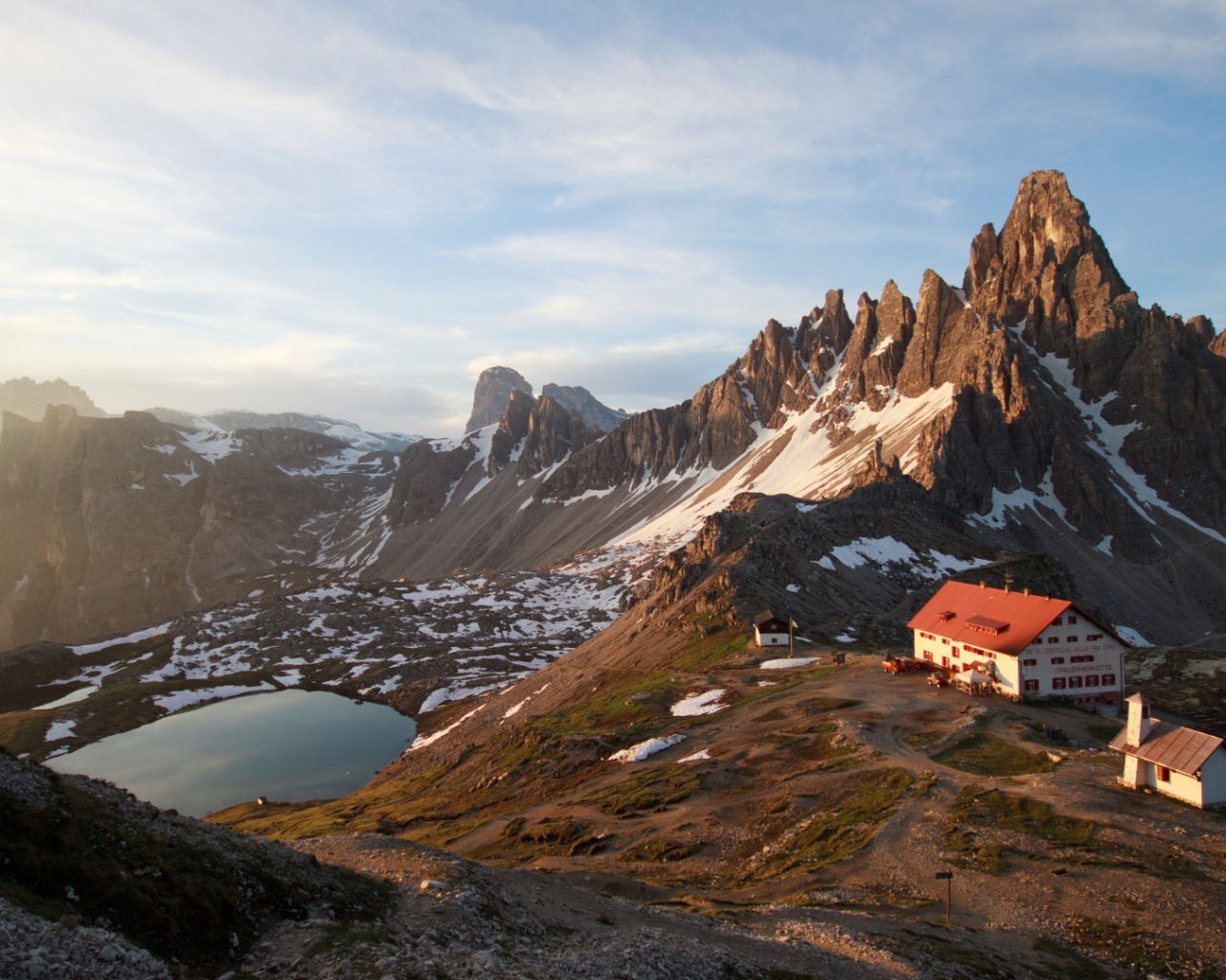 Гостиница у вершины горы