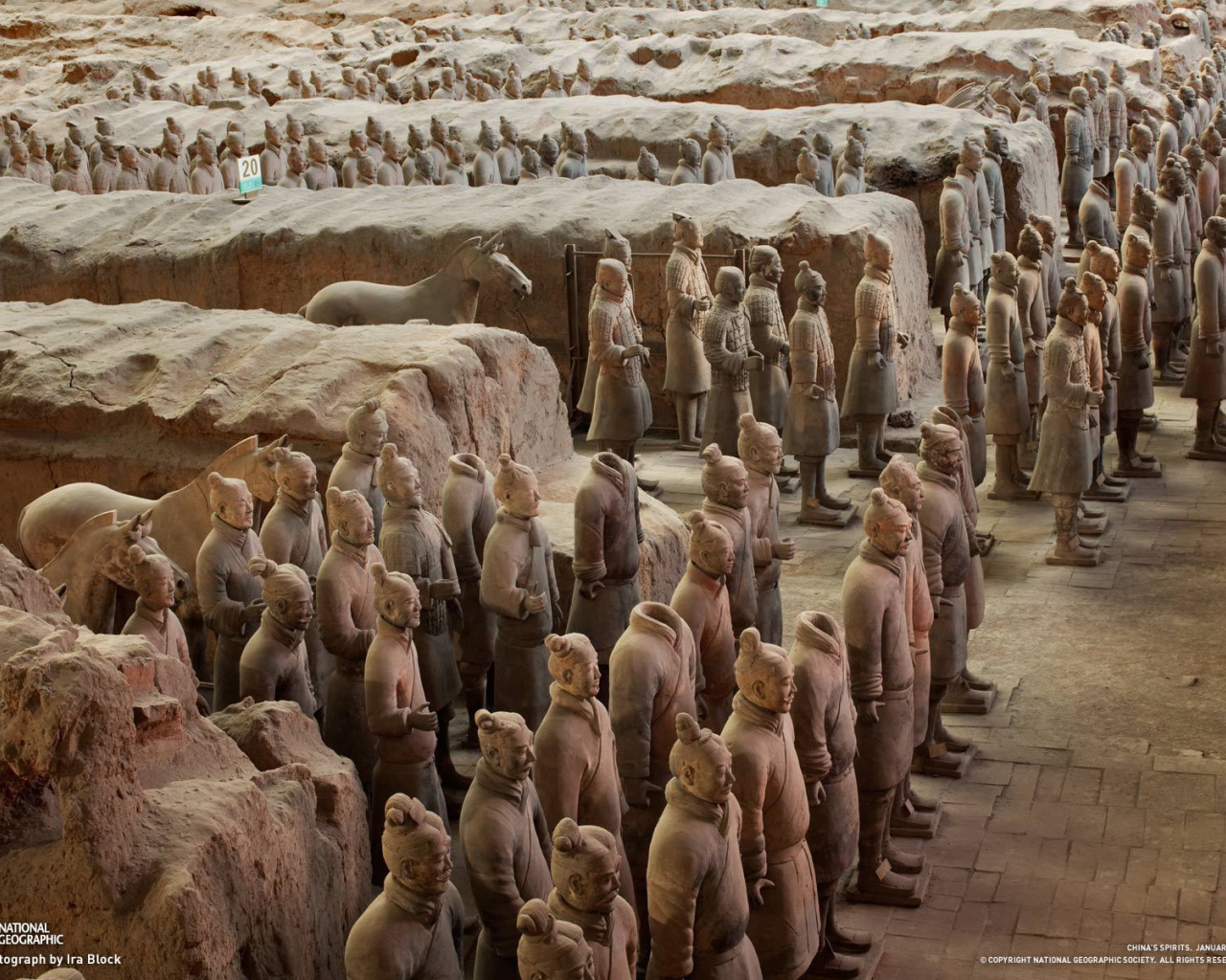 Глиняные фигуры воинов