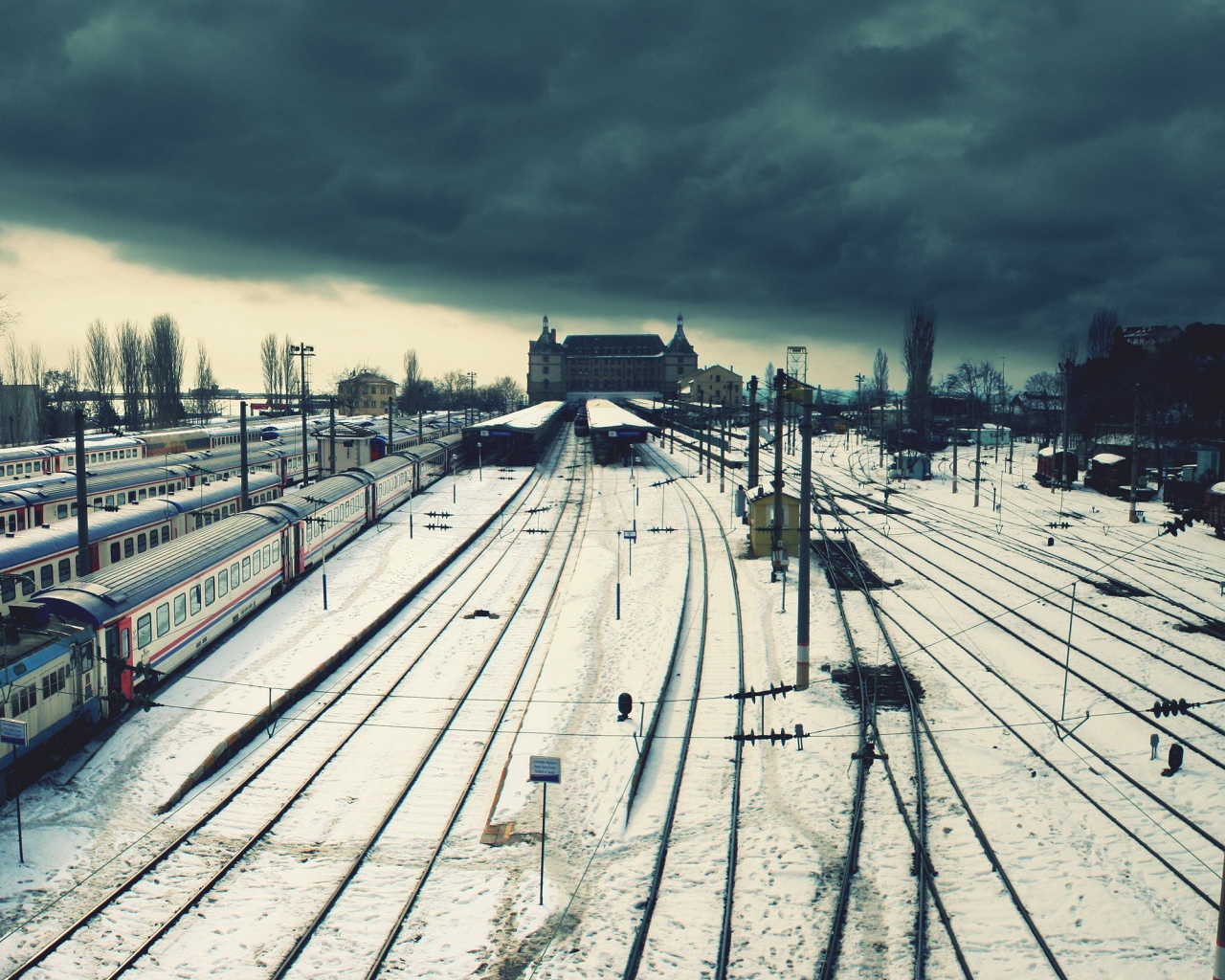 Пассажирские поезда на подъездных путях