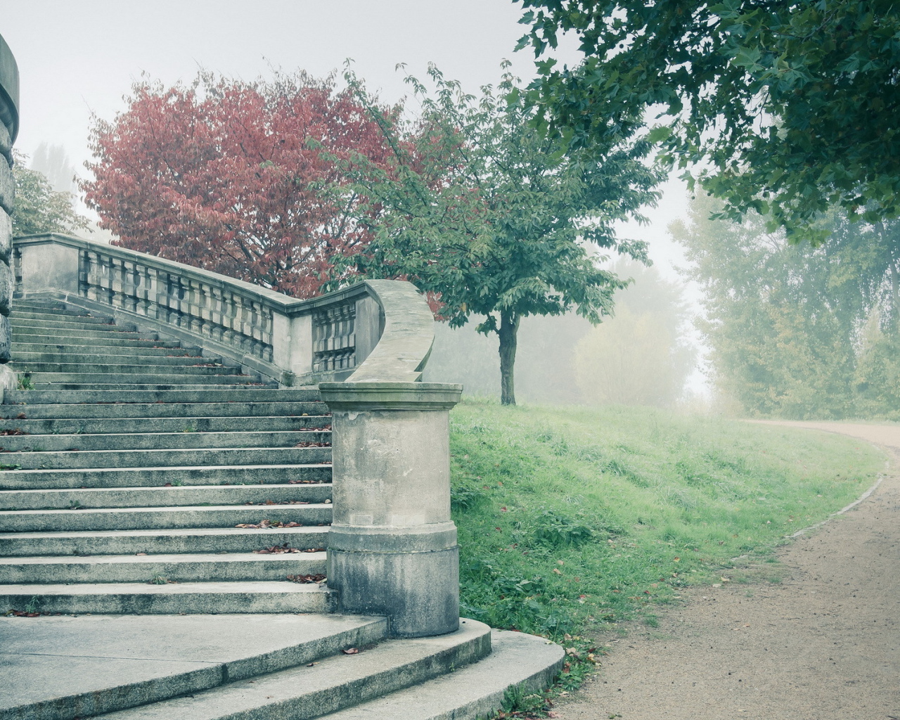 Старинная винтовая лестница
