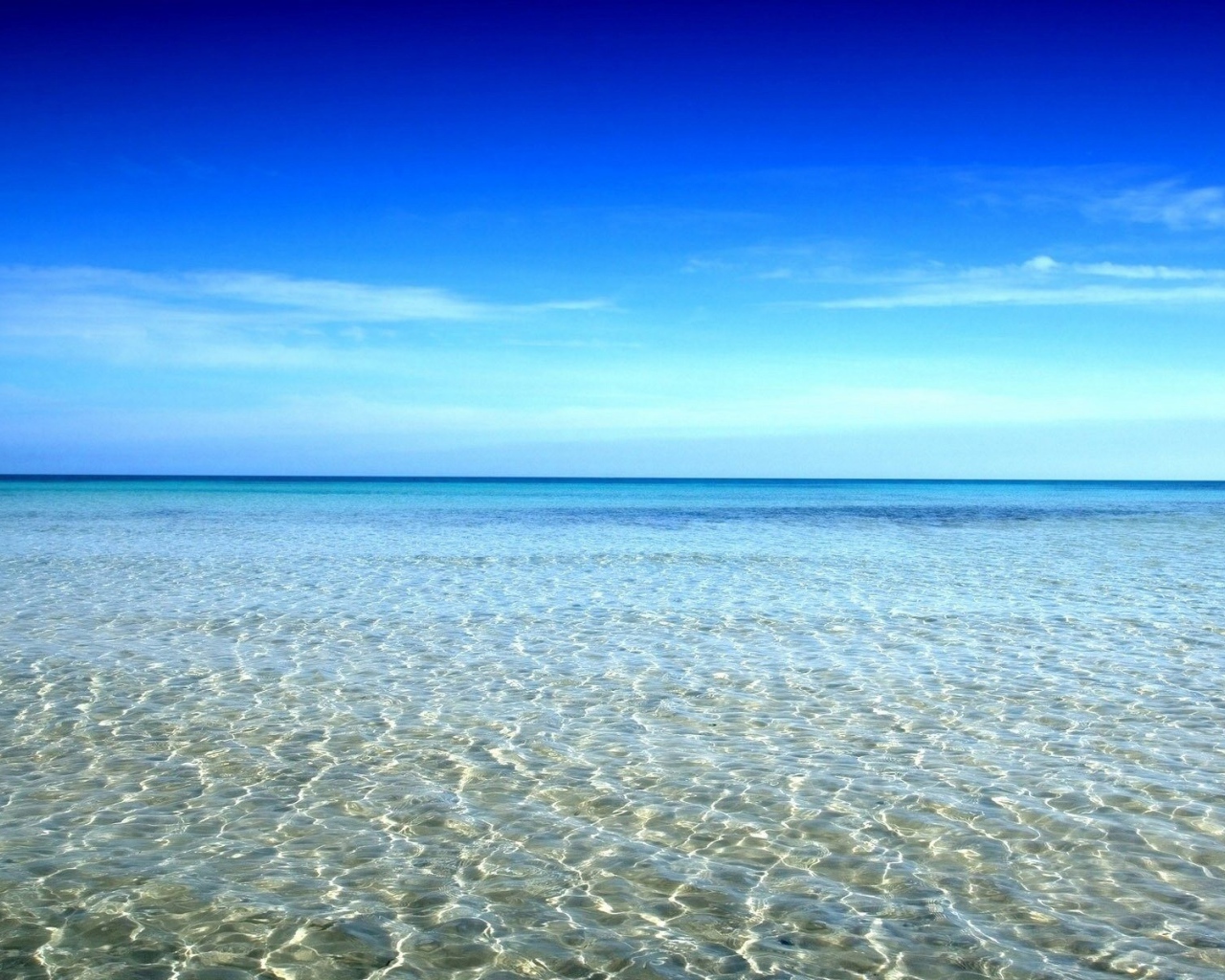 Мелкая вода у берега