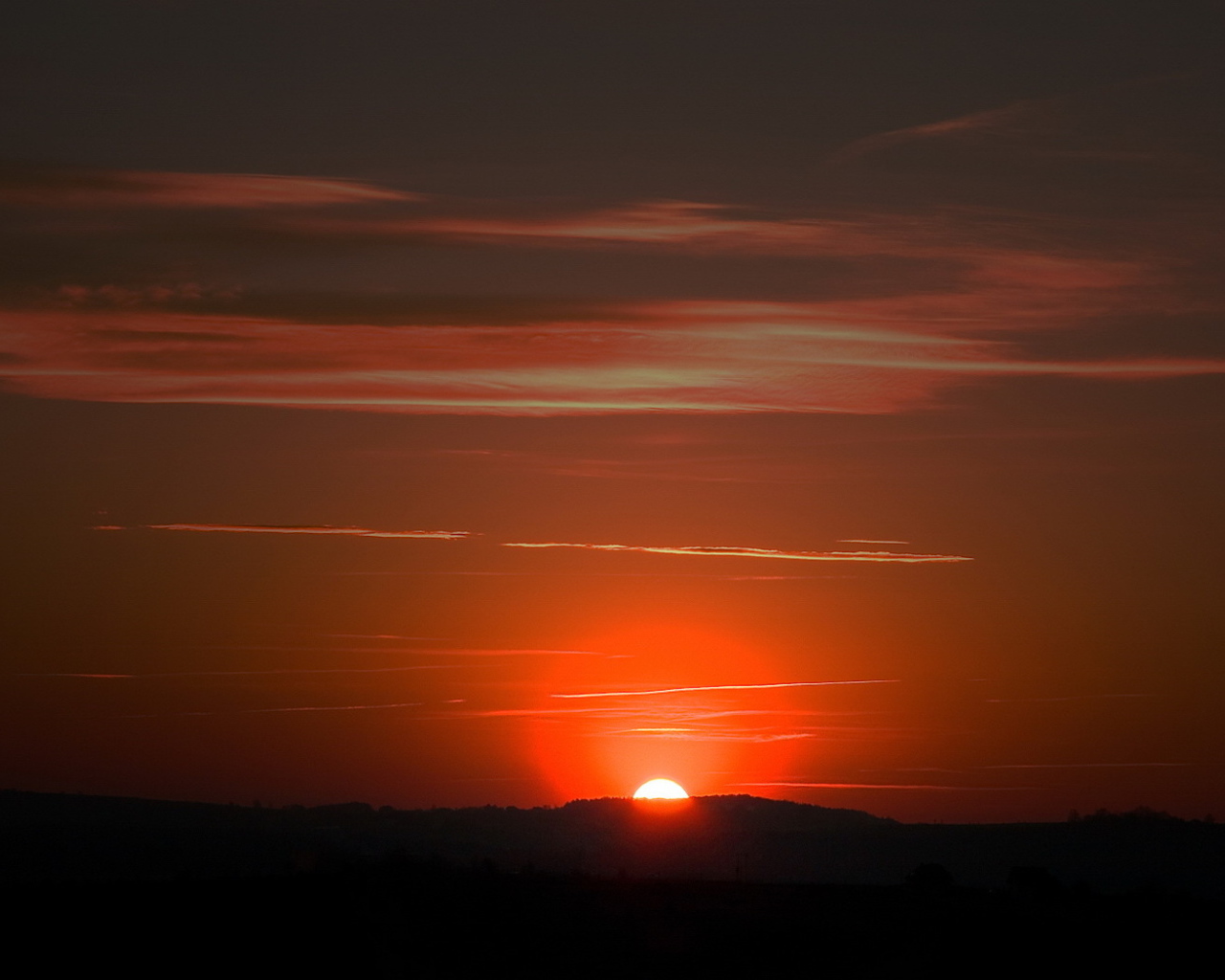 Половина солнца за горизонтом
