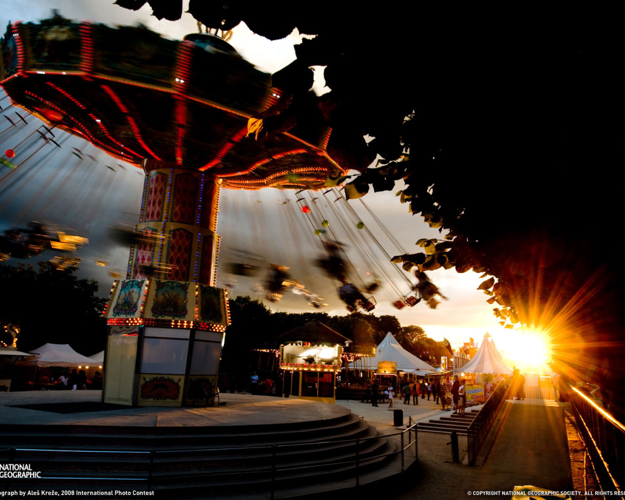 Карусели на закате