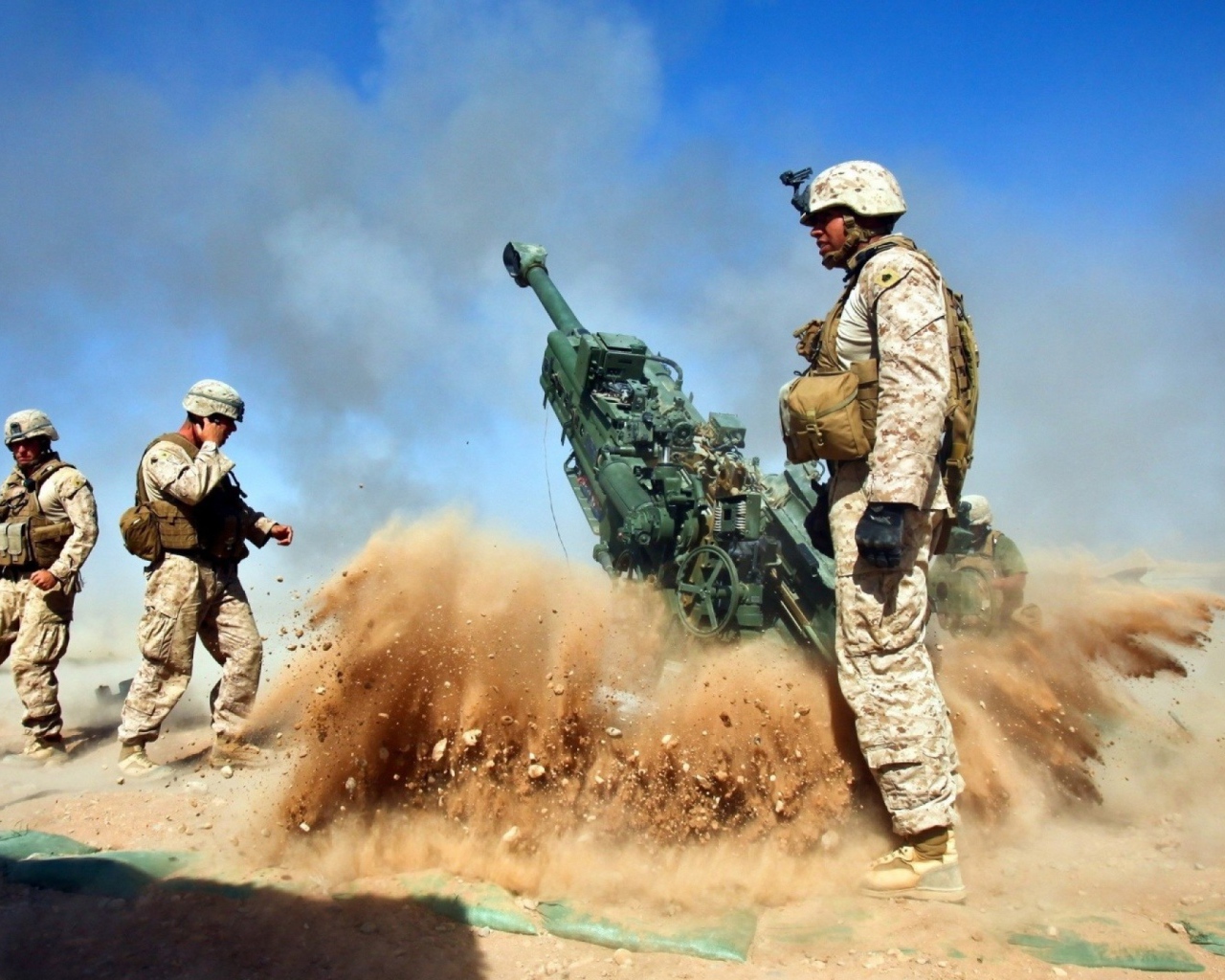 Работа артиллерии в пустыне