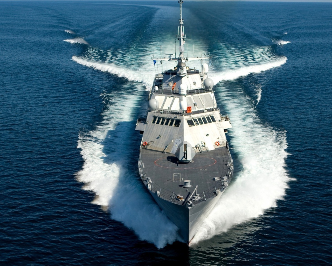 Быстрый военный линкор