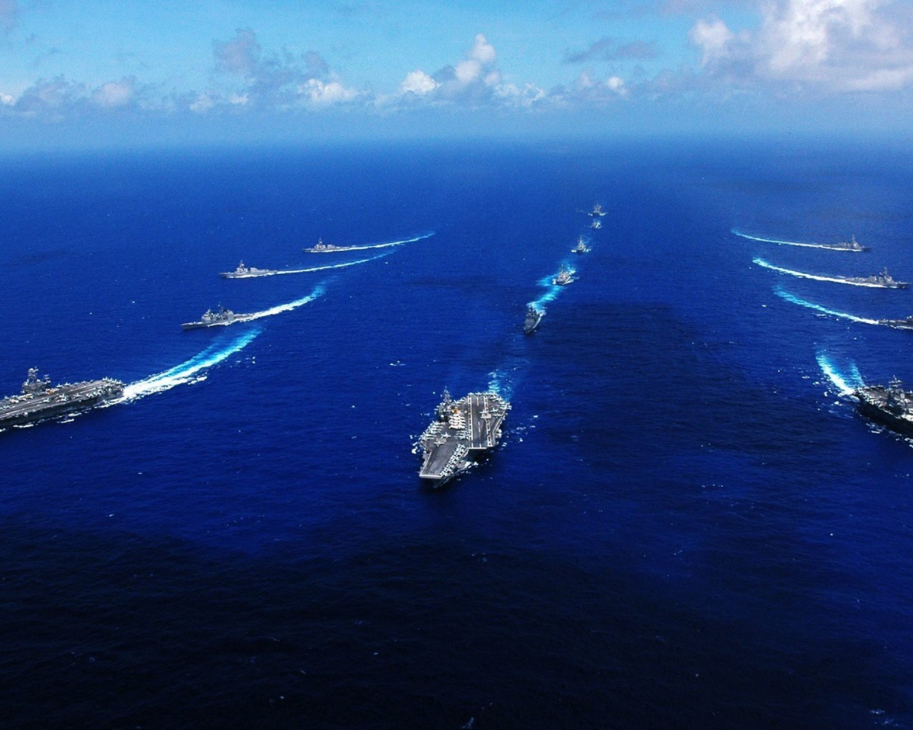 Корабли морского флота во время учений