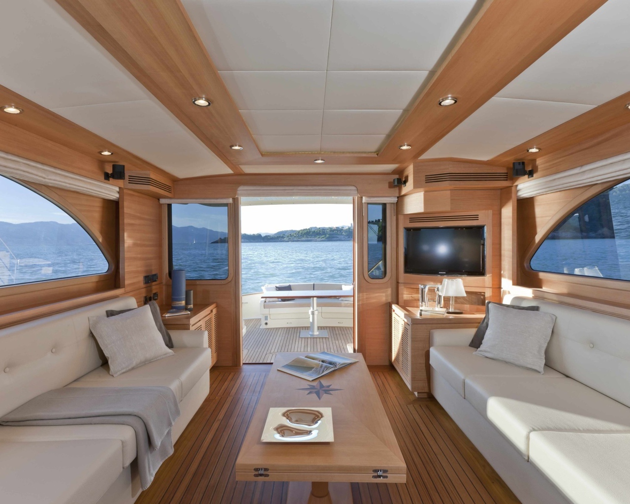 Интерьер роскошной яхты