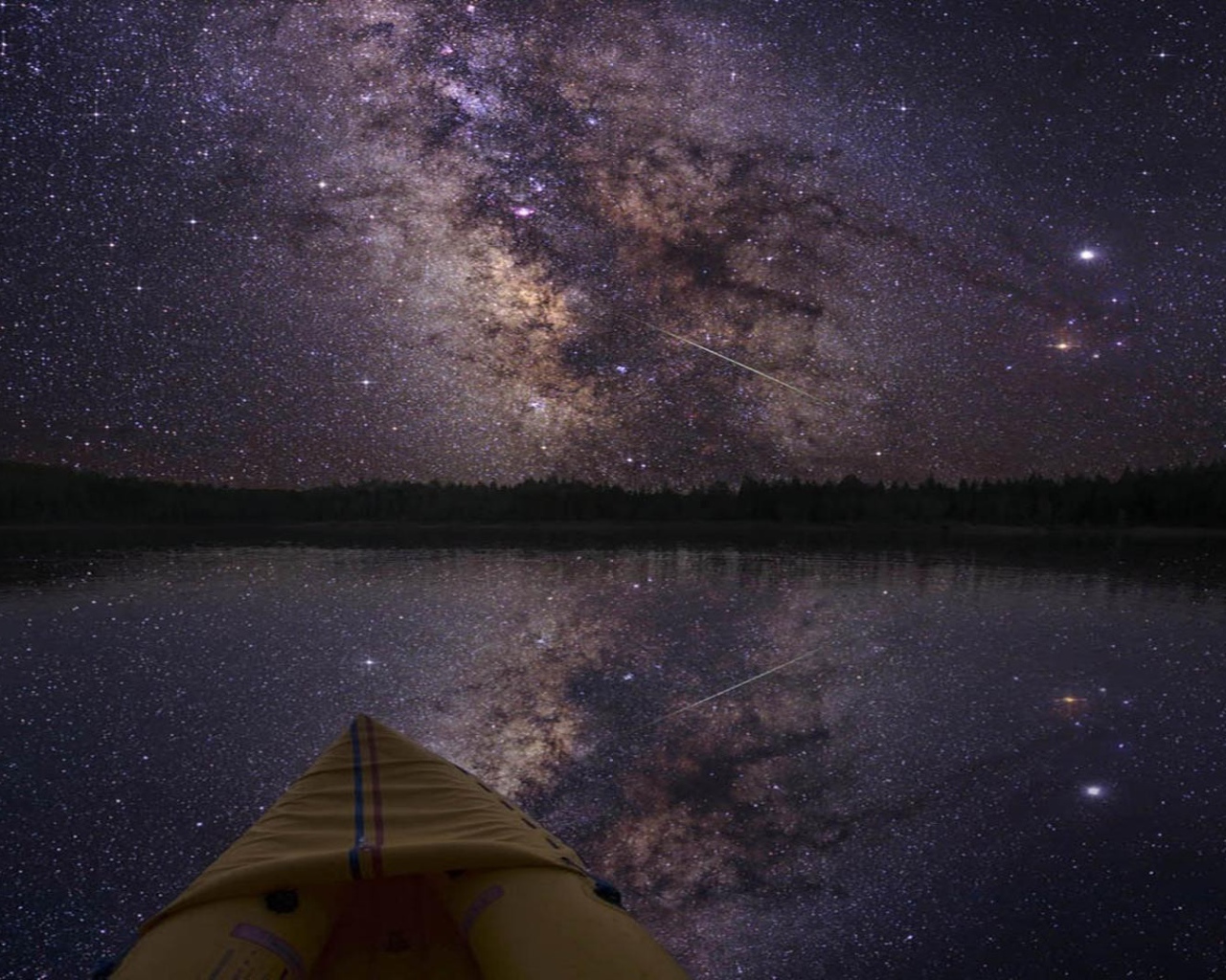 Лодочник сфотографировал звездное небо