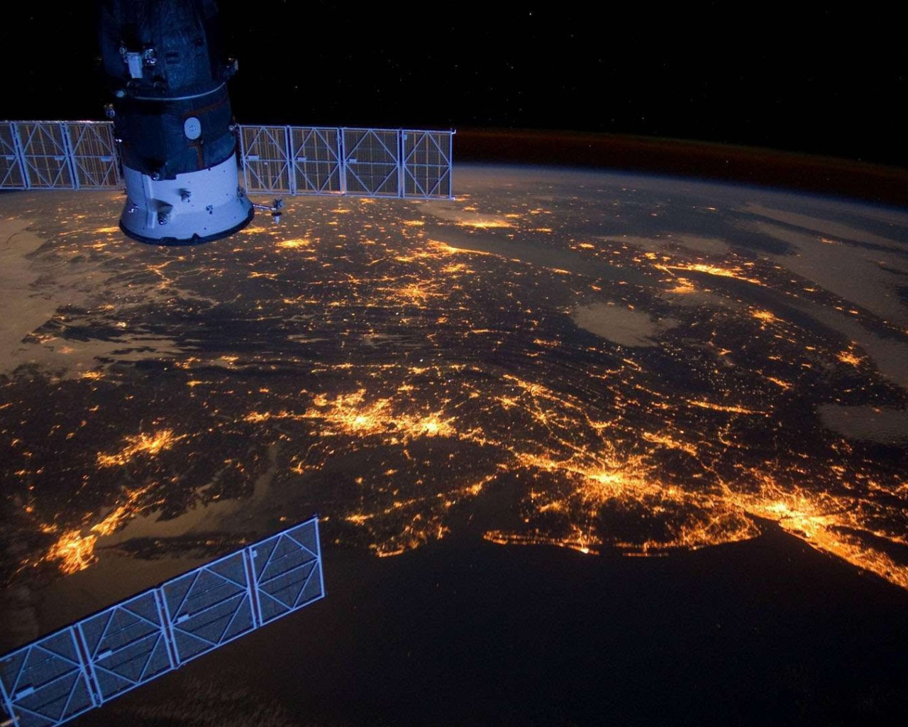 Ночная Европа из космоса