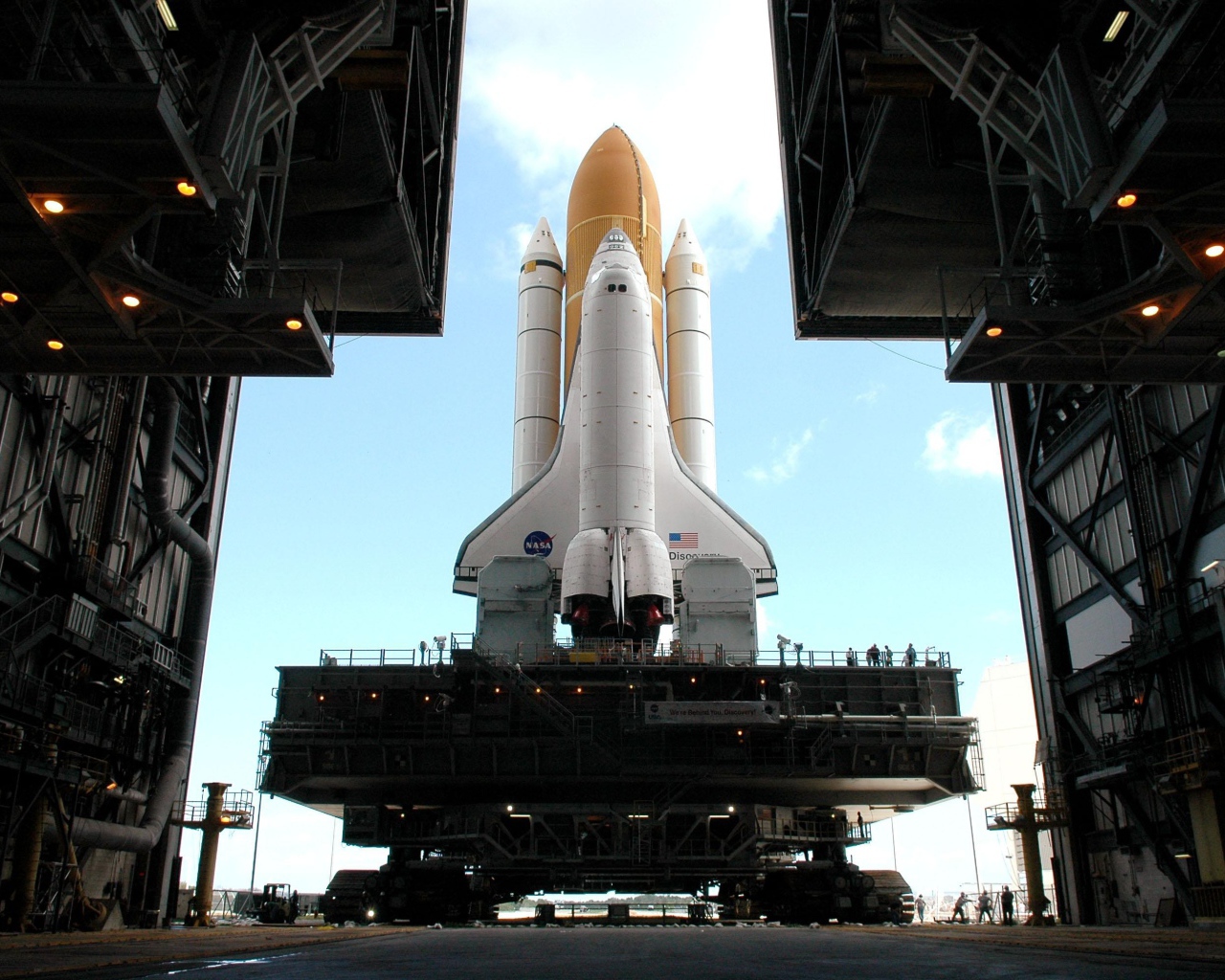 Подготовка к старту космического челнока