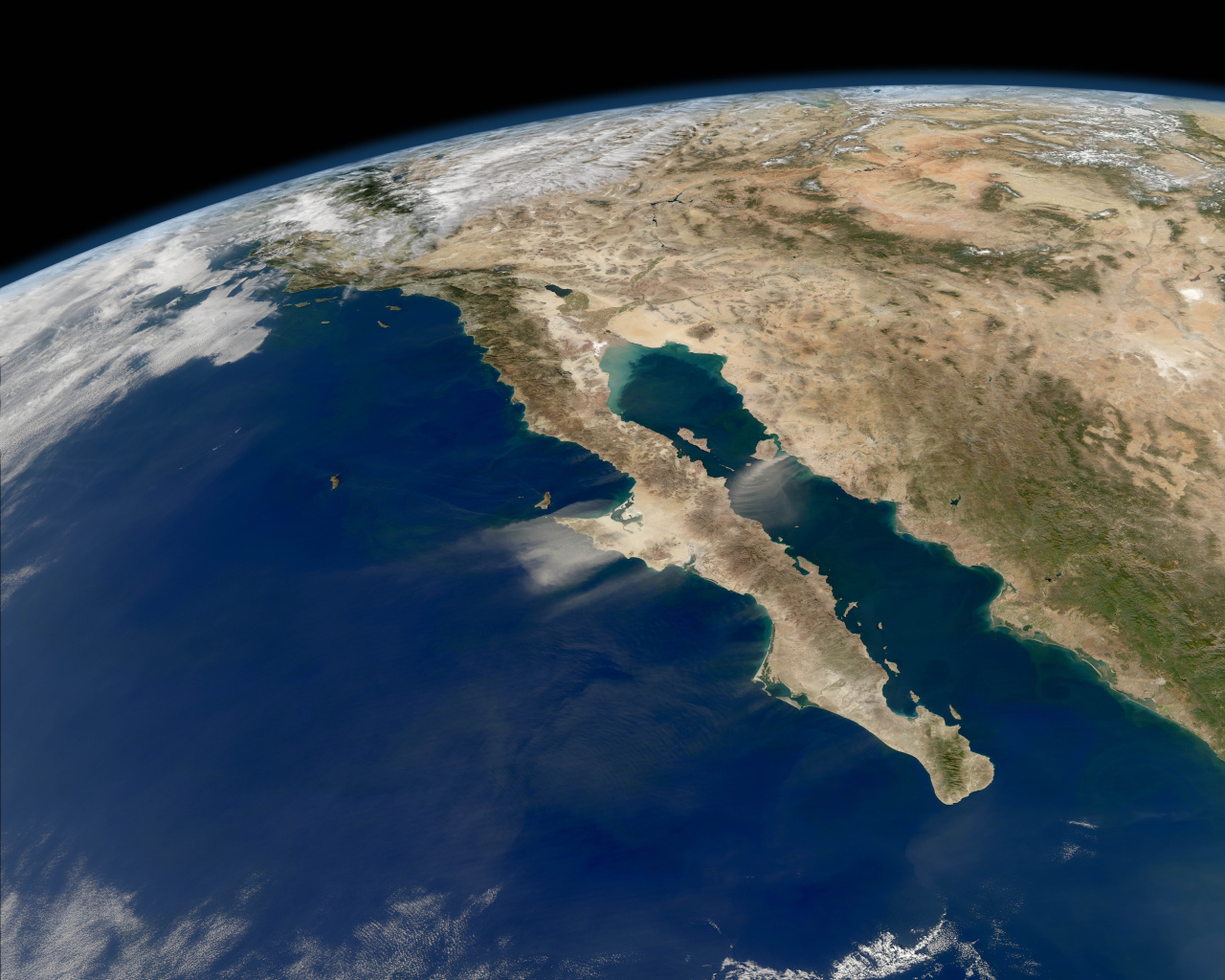 Вид на Калифорнию из космоса